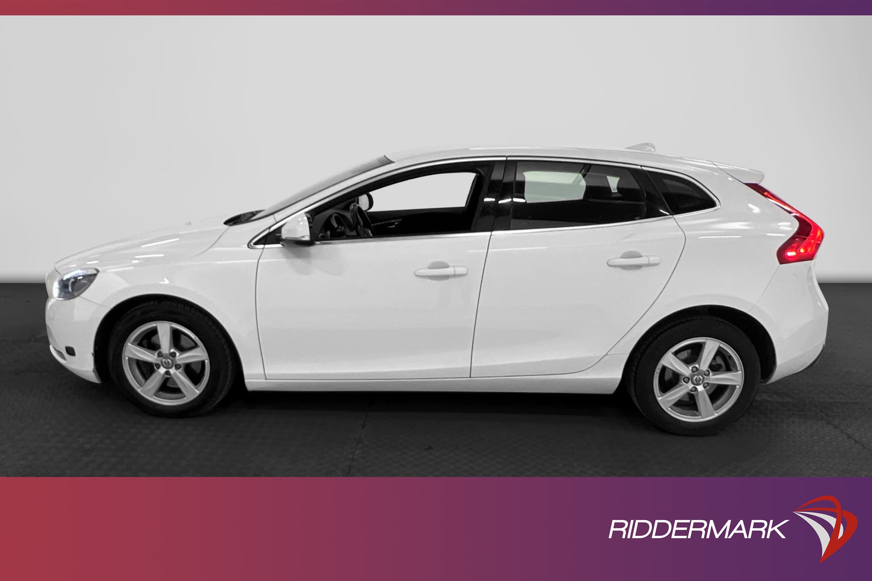 Volvo V40 T2 120hk