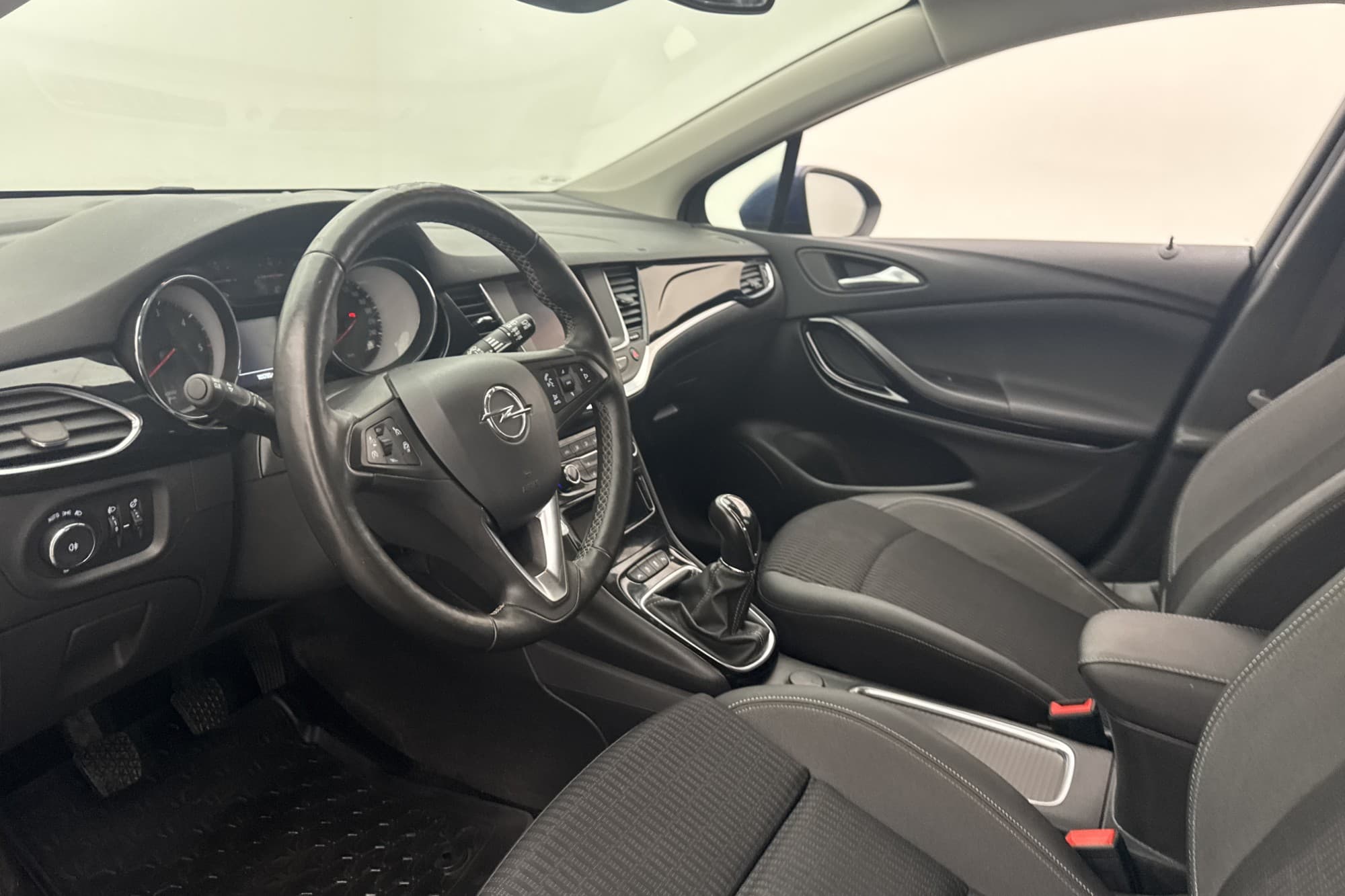 Opel Astra 1.5 D 122hk Enjoy CarPlay Rattvärme P-Sensorer