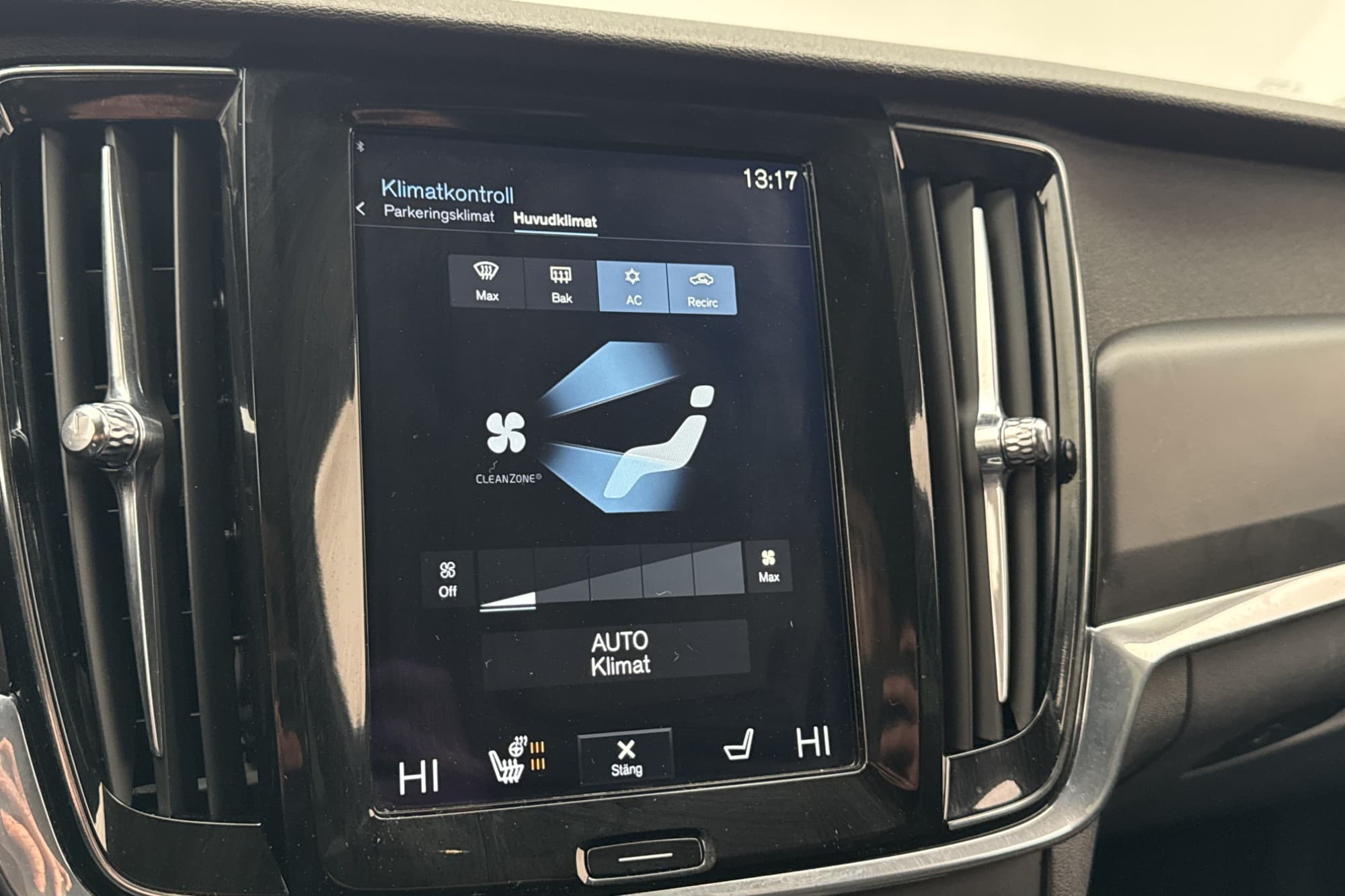 Volvo V90 Cross Country D4 AWD Kinetic VOC Värmare Dragkrok