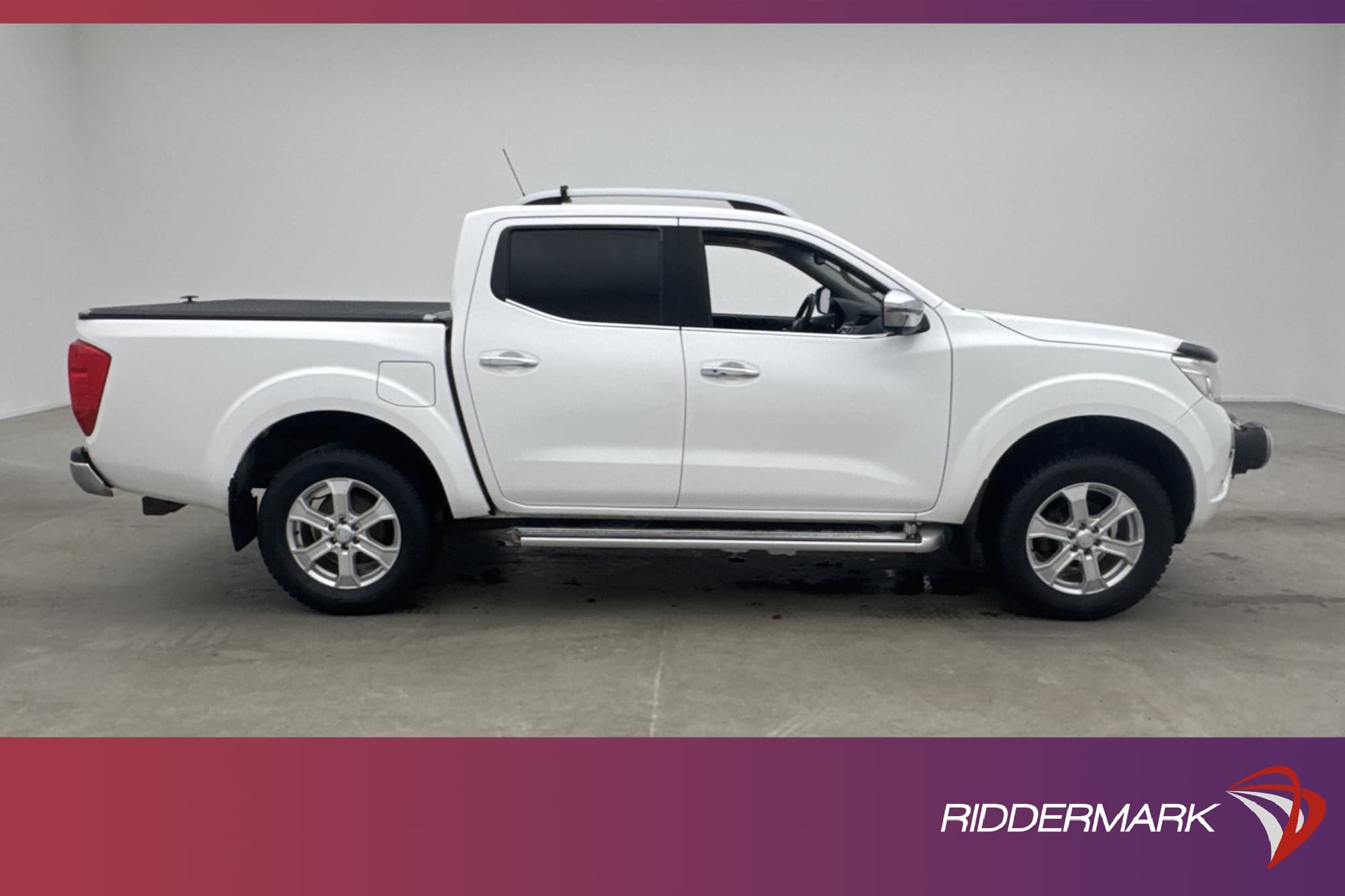 Nissan Navara Tekna 2.3 4WD Värm Diff Drag Skinn MOMS 1-Bruk