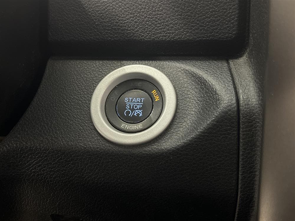 Dodge Ram Sport 5.7 4WD 401hk Taklucka Navi Dragkrok interiör