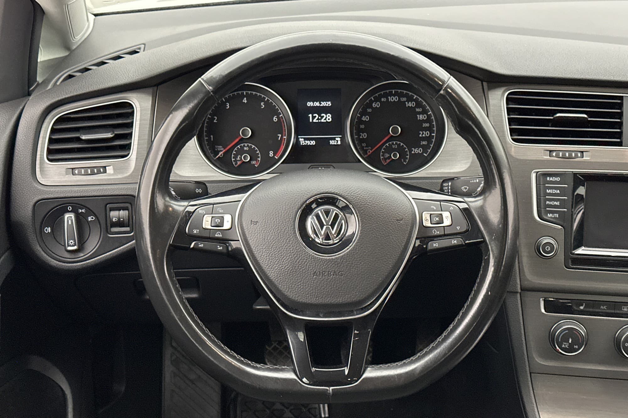 Volkswagen Golf TSI 105hk M&K-Värmare 426kr Årsskatt Adaptiv