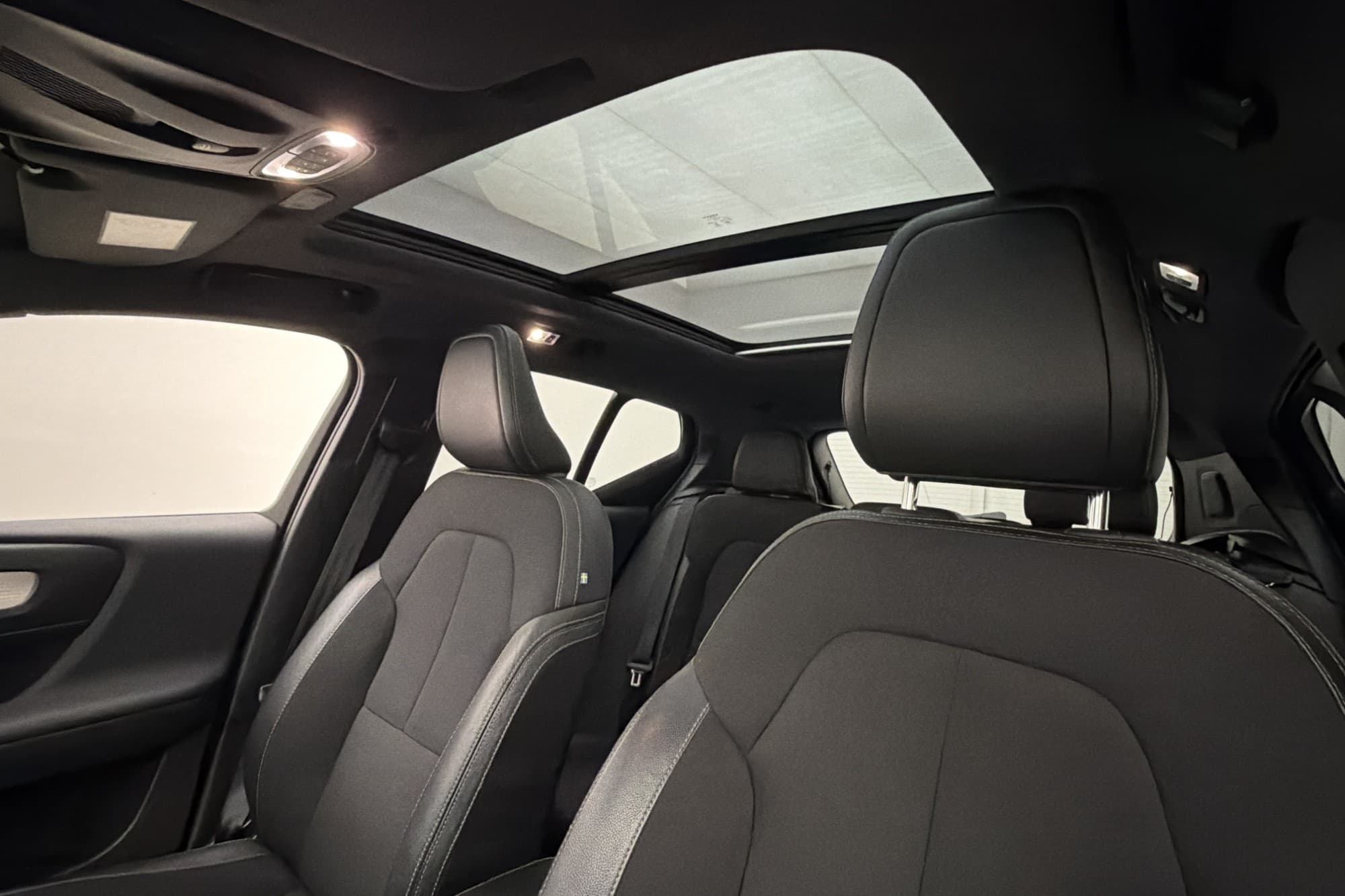 Volvo XC40 T5 TwEn Momentum Värmare 360° CarPlay Navi Drag