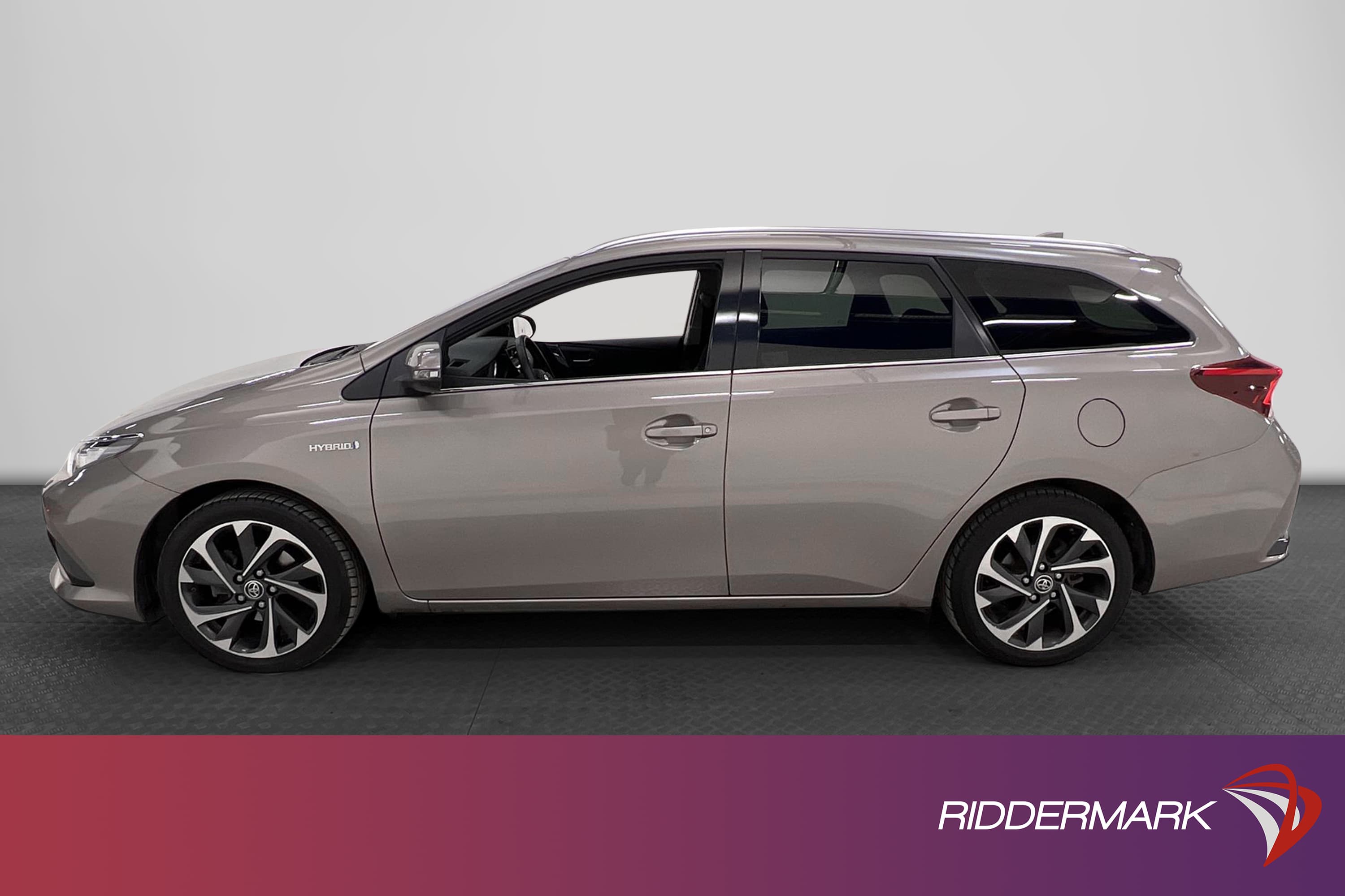 Toyota Auris Hybrid 136hk 1 Bruk