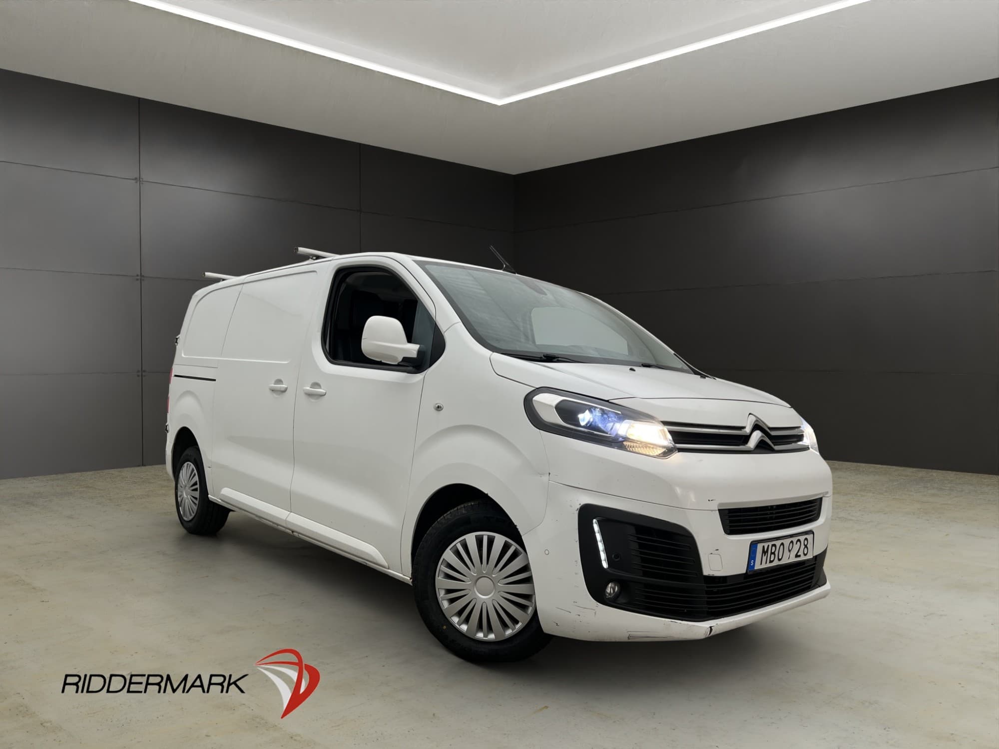 Citroën Jumpy L2 177hk Värm Drag Kamera 3-Sits CARPLAY MOMS