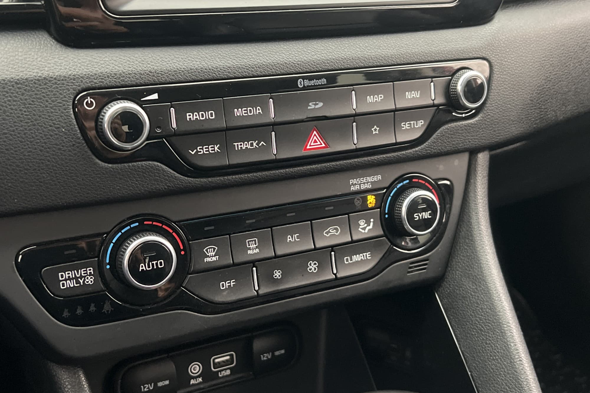 Kia Niro Hybrid 141hk Advance Plus 2 Kamera Navi Skinn