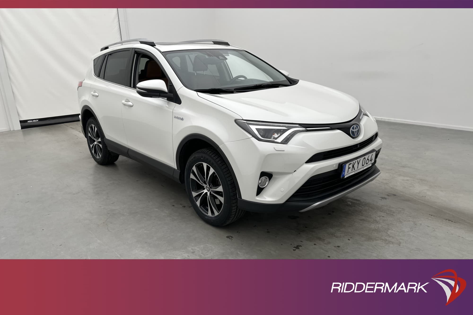 Toyota RAV4 Hybrid AWD 197hk