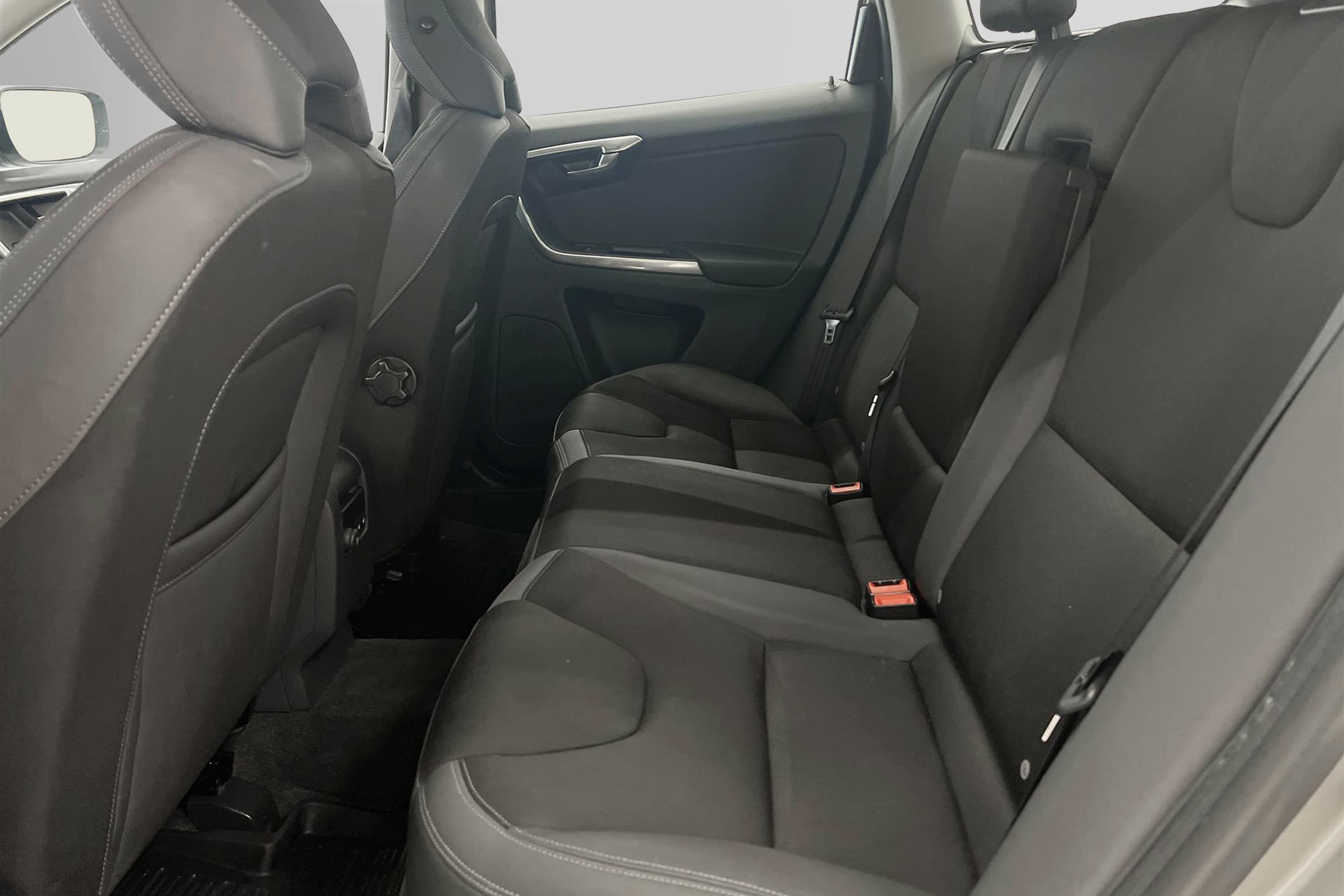 Volvo  XC60 D4 AWD 181hk Voc Pano Navi D-Värm Drag PDC 