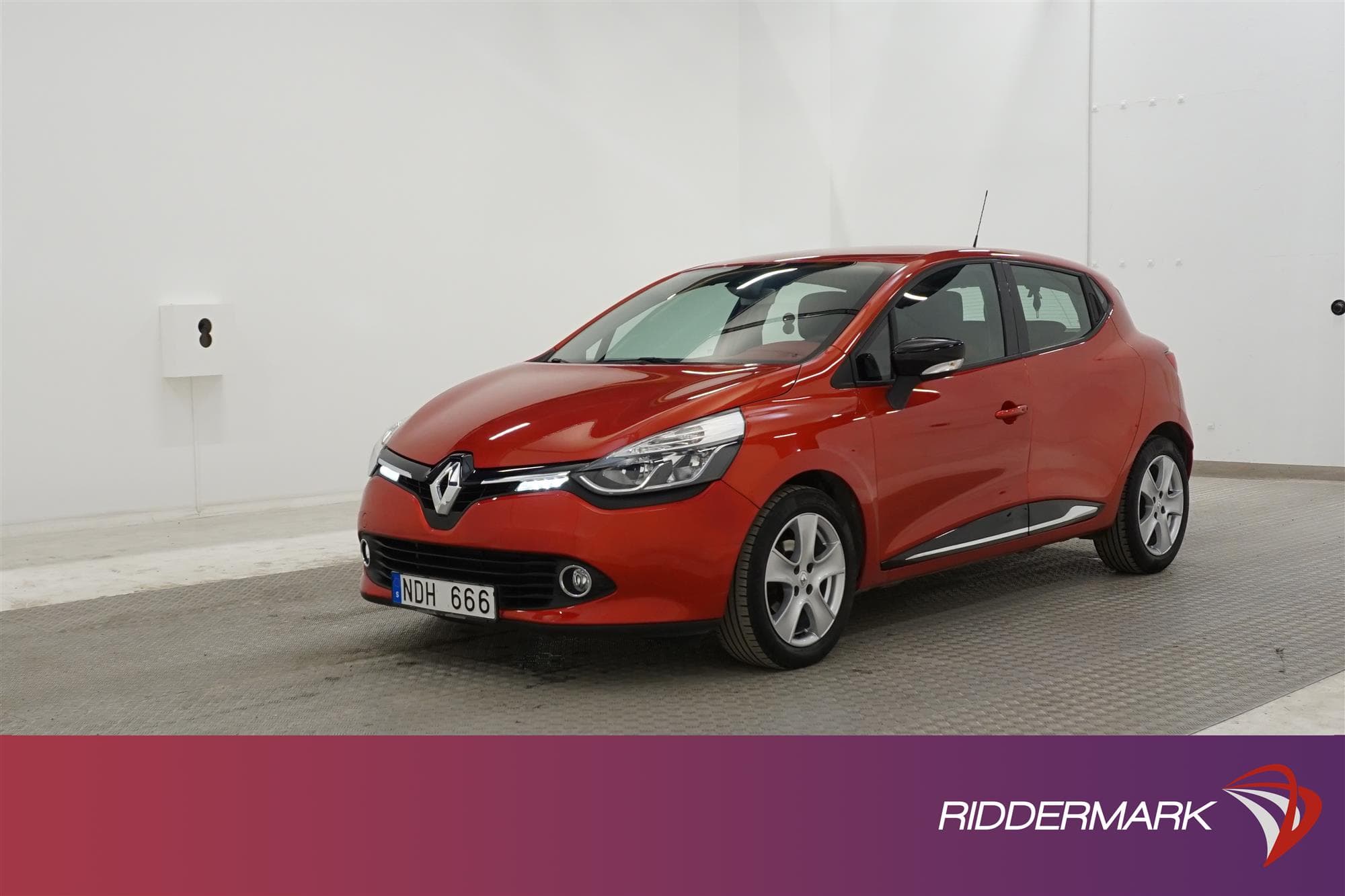 Renault Clio 0.9 TCe 90hk Nyservad Navi Låg Skatt 0,45L/mil