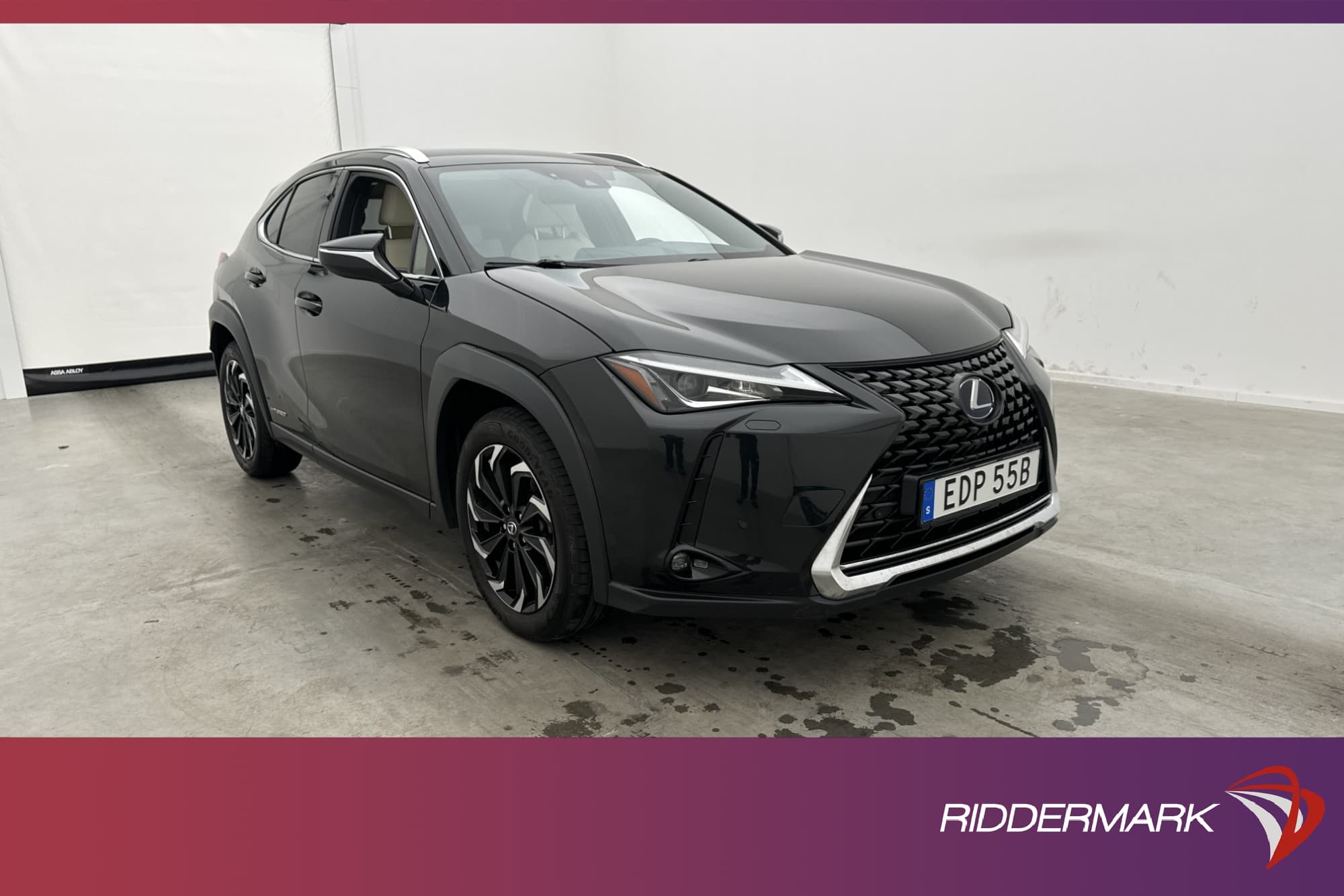 Lexus UX 250h 184hk