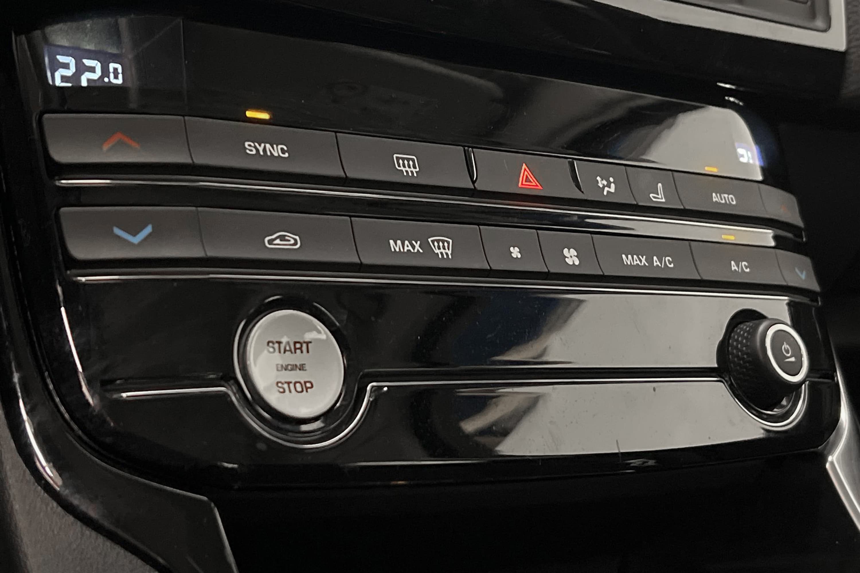 Jaguar XE 20d 180hk Sensorer Välservad 0,42l/mil 