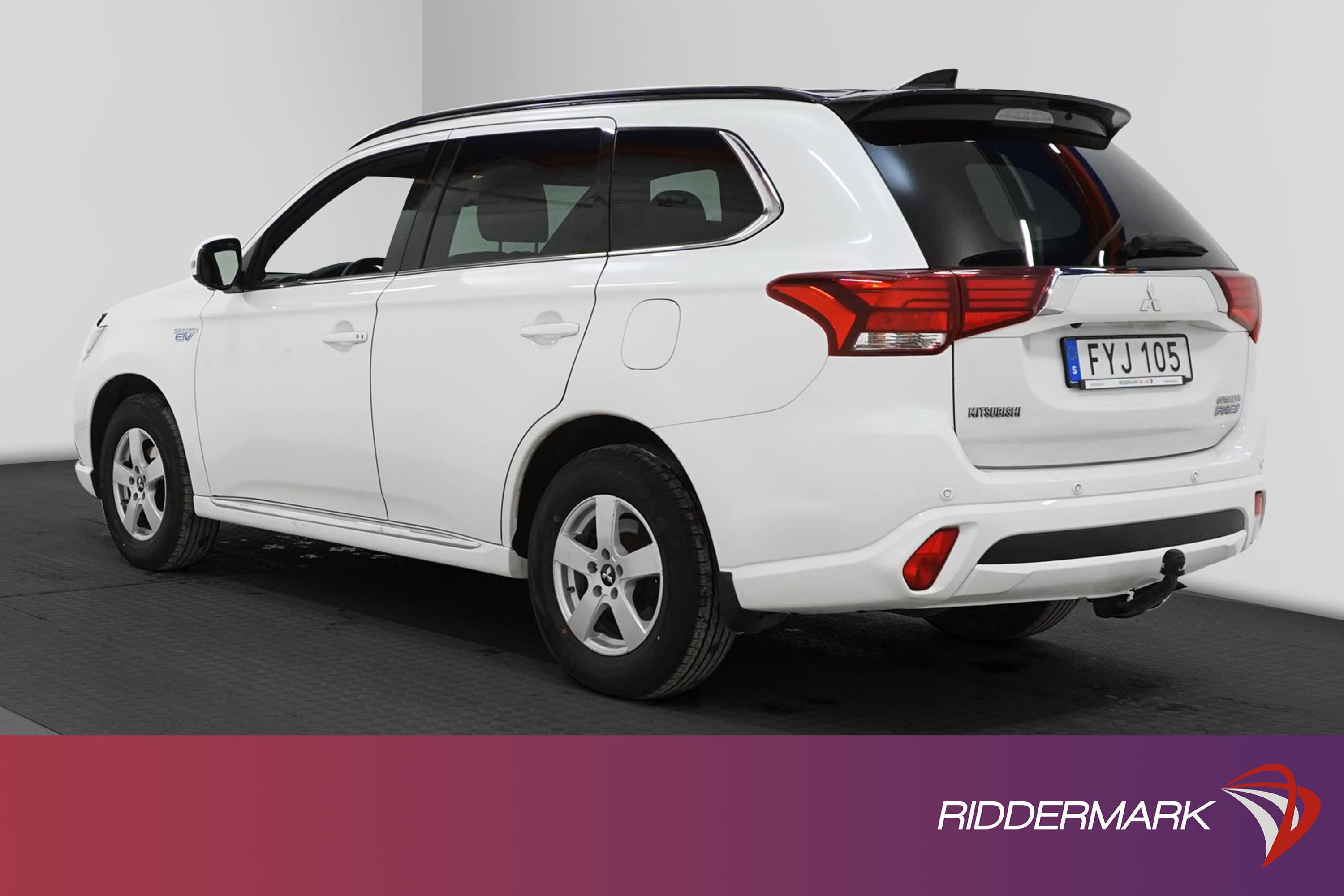 Mitsubishi Outlander P-HEV 4WD 360° Drag Taklucka Carplayexteriör