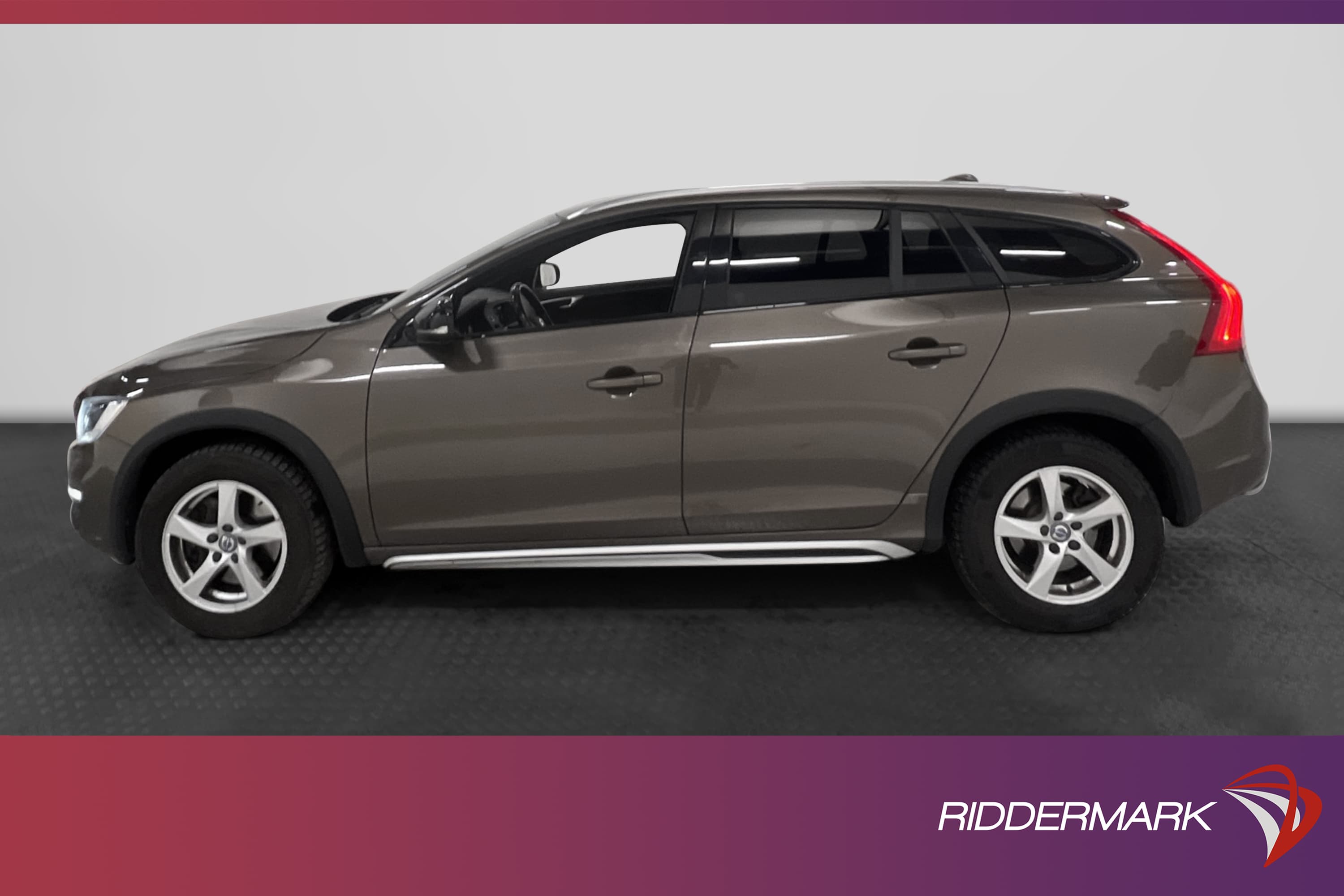 Volvo V60 Cross Country D4 AWD Summum