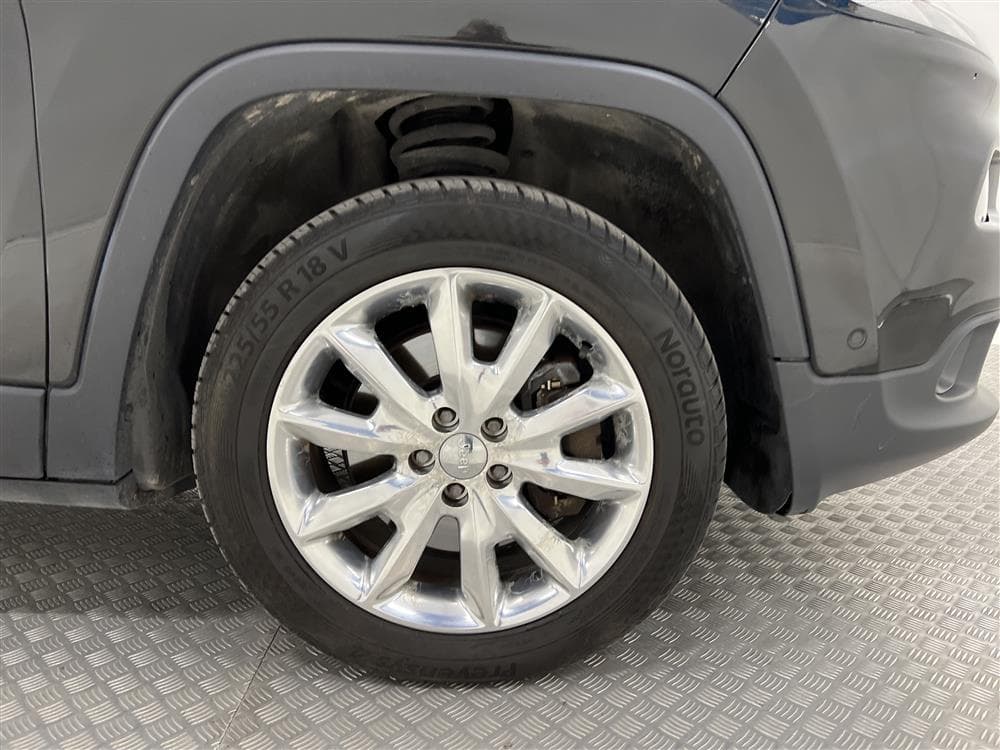 Jeep Cherokee 2.0 CRD AWD Limited Skinn B-Kam Navi 0,58l/milinteriör