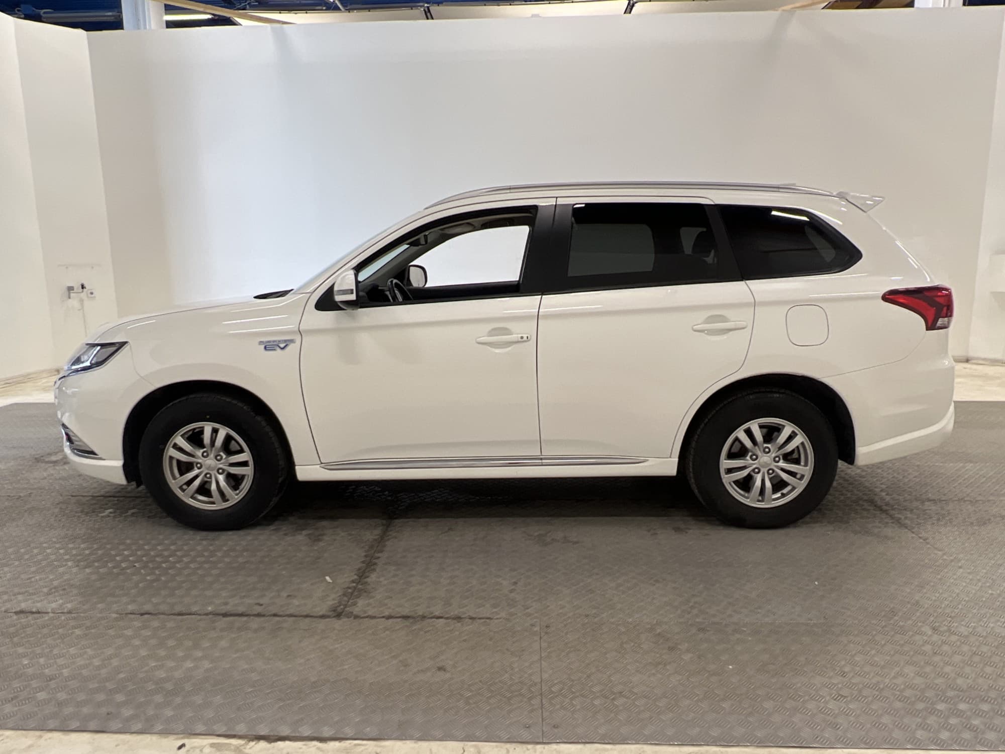 Mitsubishi Outlander PHEV 4WD 230hk