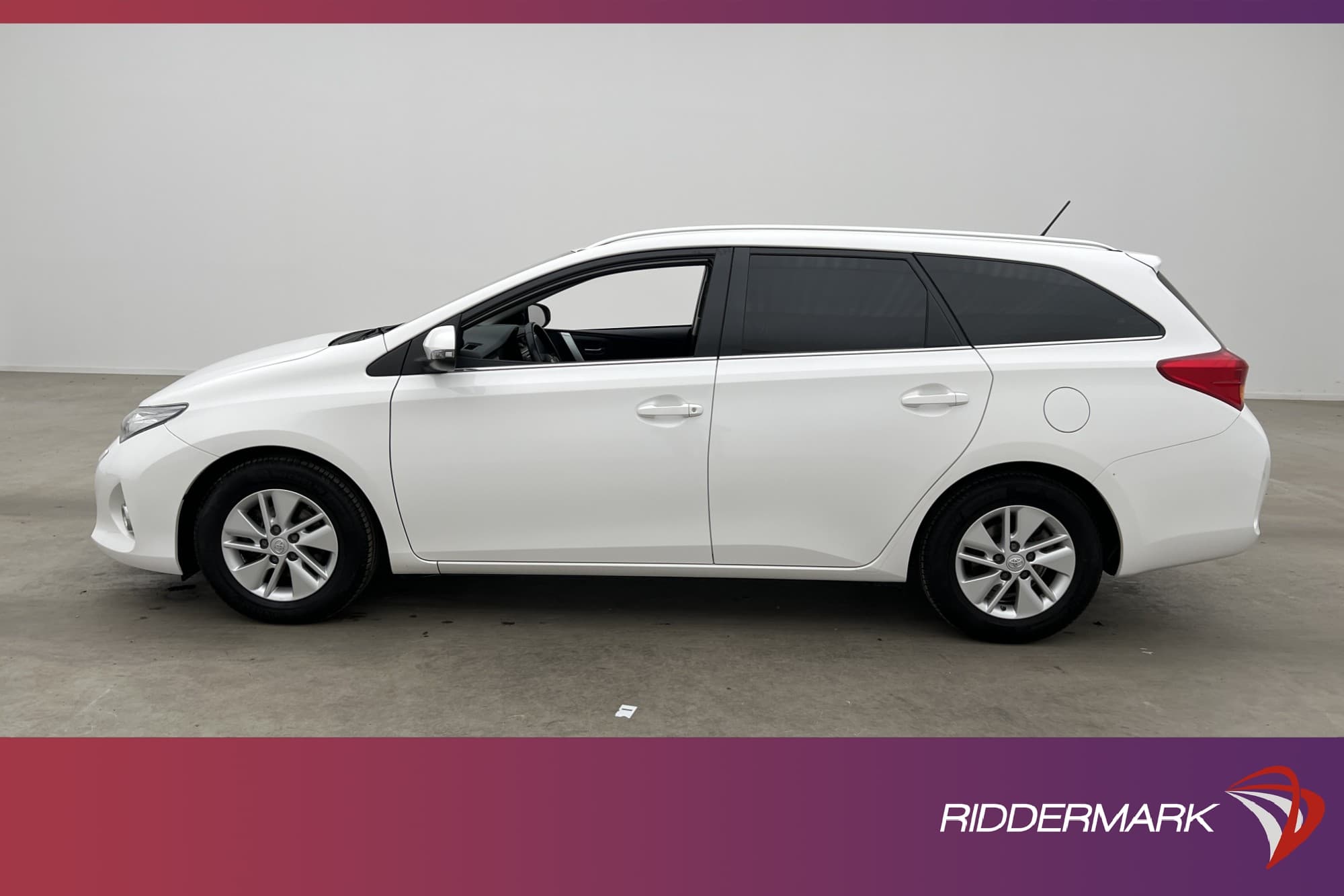 Toyota Auris Touring Sports Hybrid 136hk