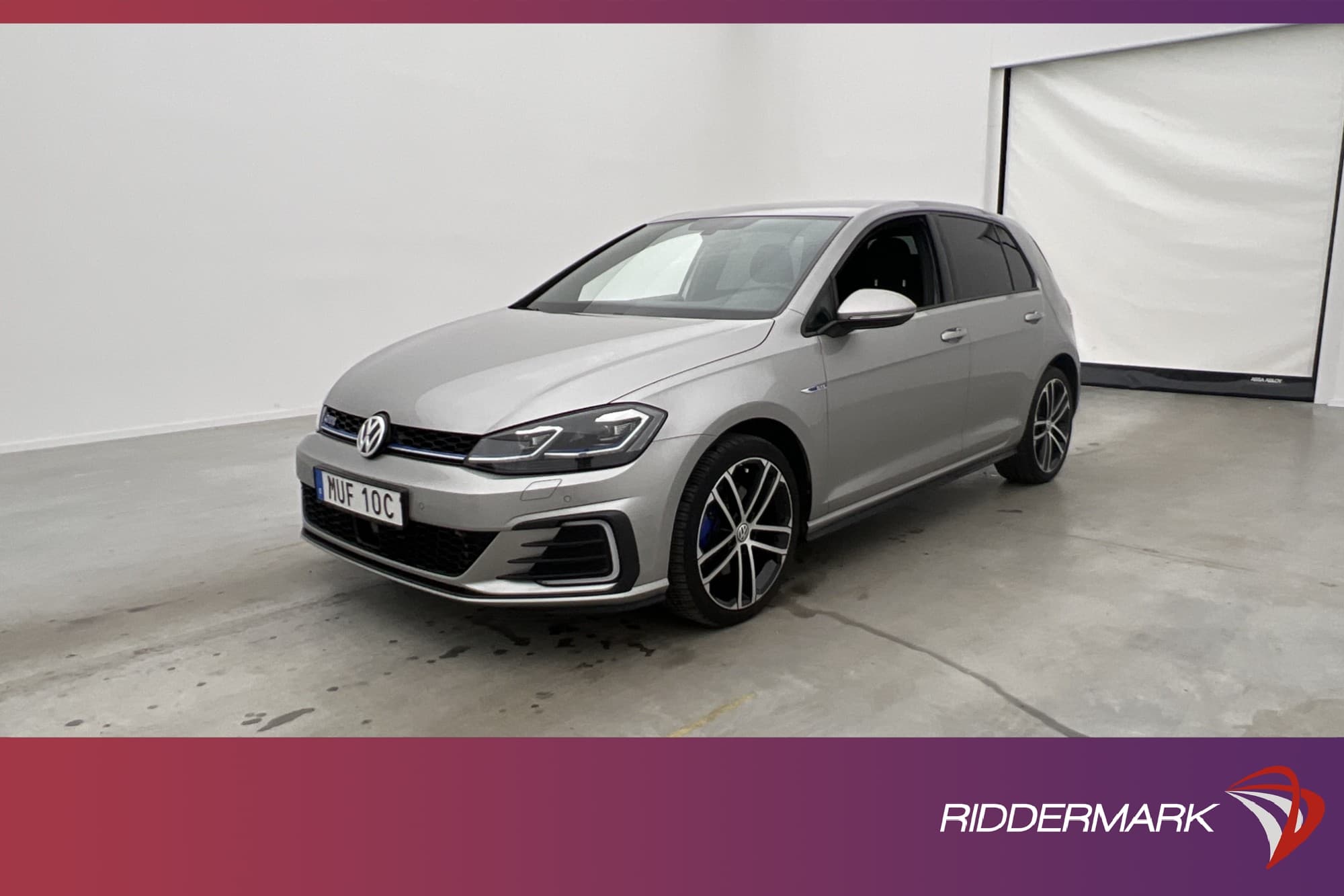 Volkswagen Golf GTE 204hk