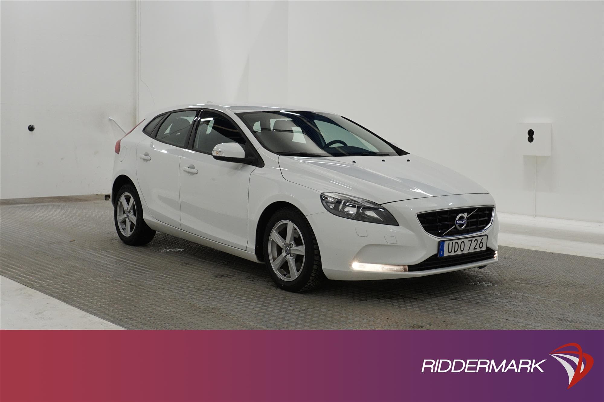 Volvo V40 T2 122hk