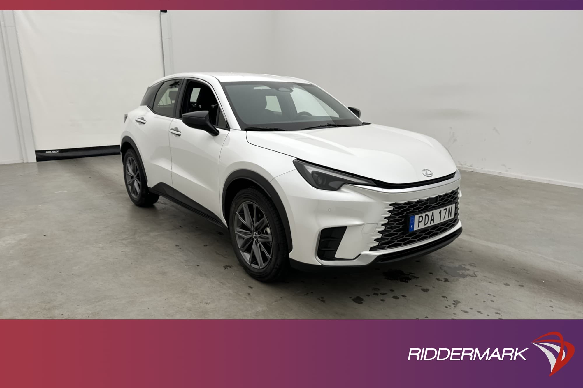 Lexus LBX 1.5 E-CVT 136hk