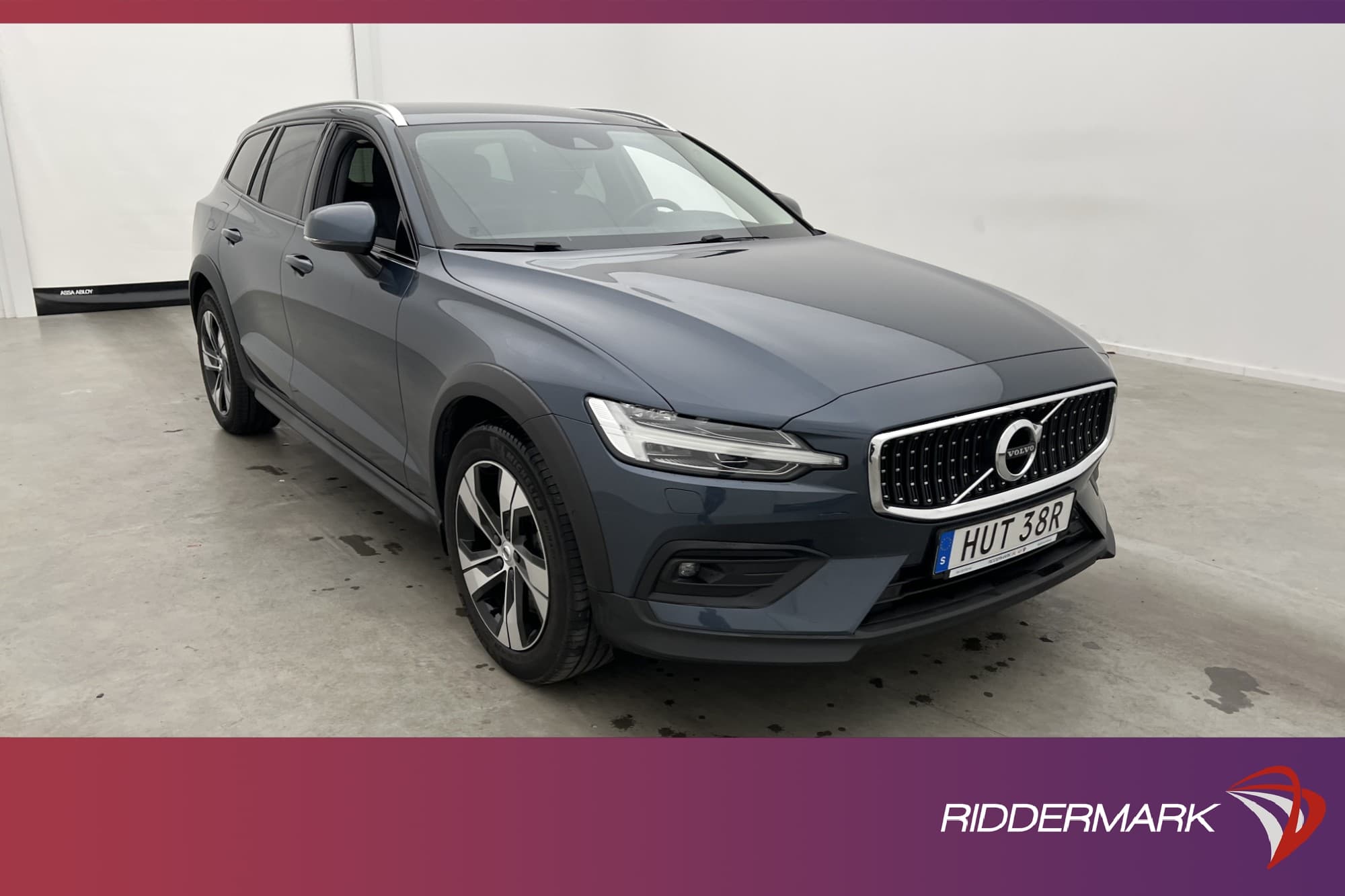 Volvo V60 Cross Country B4 AWD
