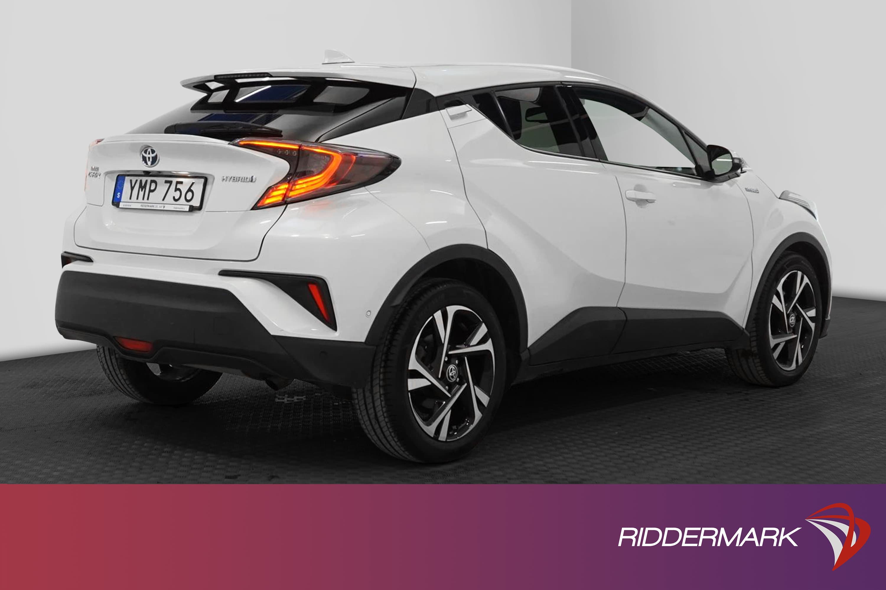 Toyota C-HR Hybrid CVT 122hk Executive M-Värm JBL Navigator