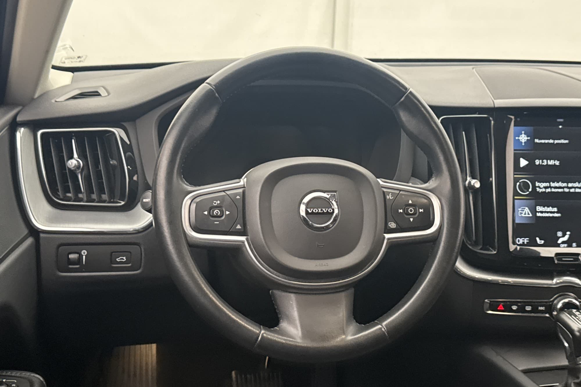 Volvo XC60 T5 AWD 250hk Momentum Skinn BLIS Navi P-Sensorer