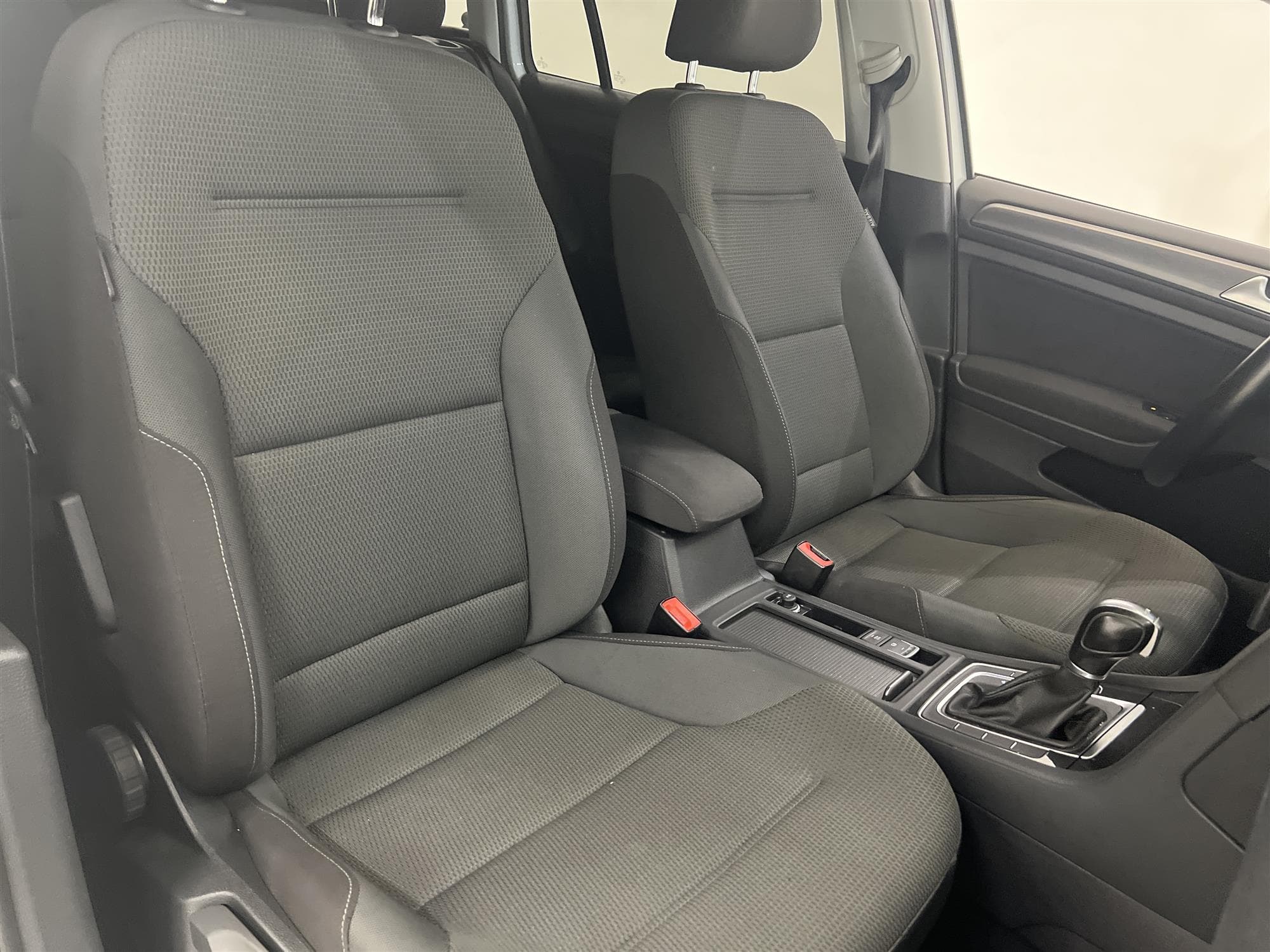 Volkswagen  Golf SC 1.0 TSI DSG 110hk Dragkrok Carplay