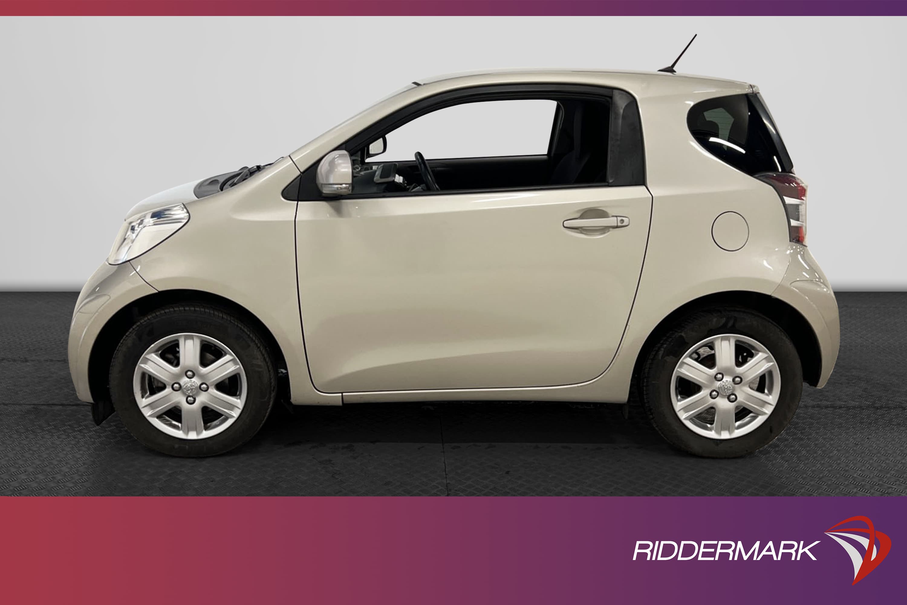 Toyota iQ