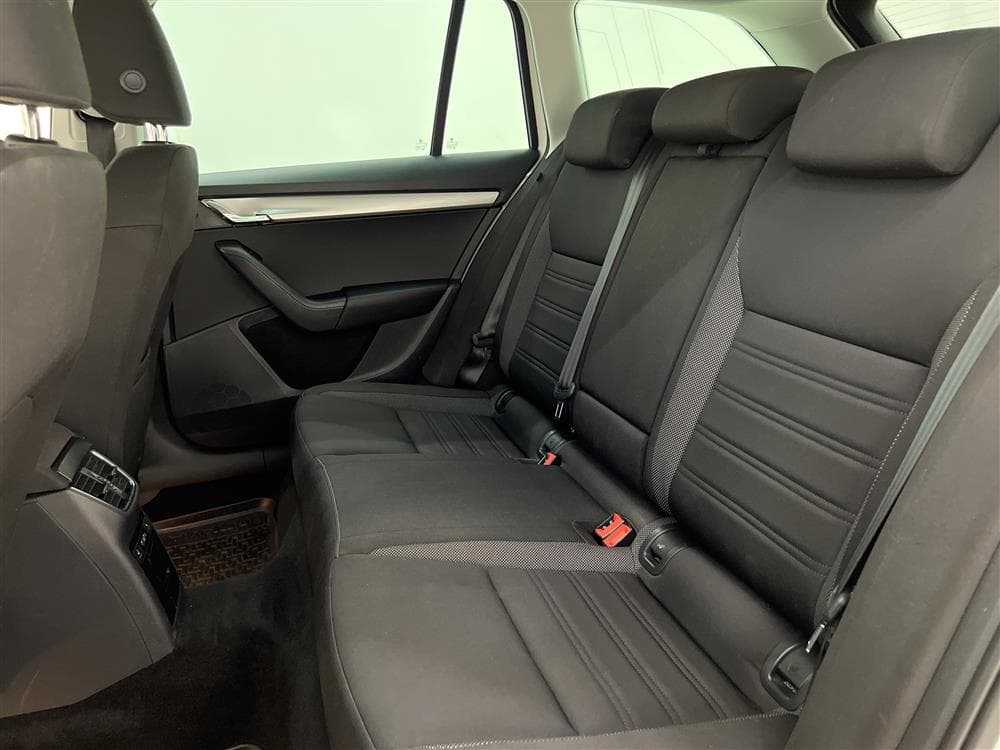 Skoda Octavia 2.0 TDI 4x4 Värmare Kamera Drag 0,49l/mil