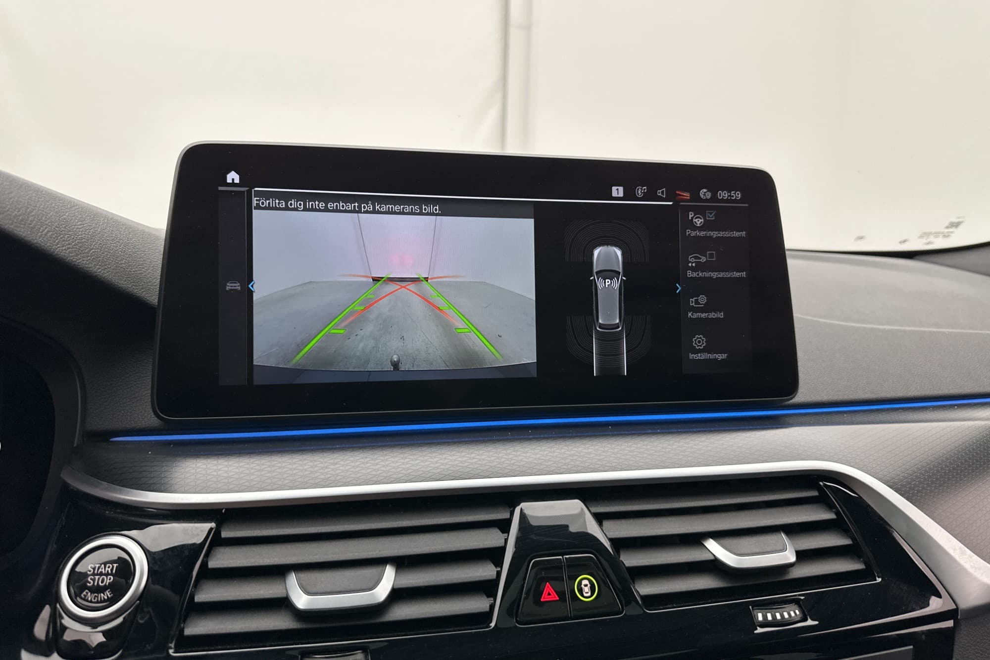 BMW 530e xDrive Touring M Sport Pano Värmare Kamera Drag