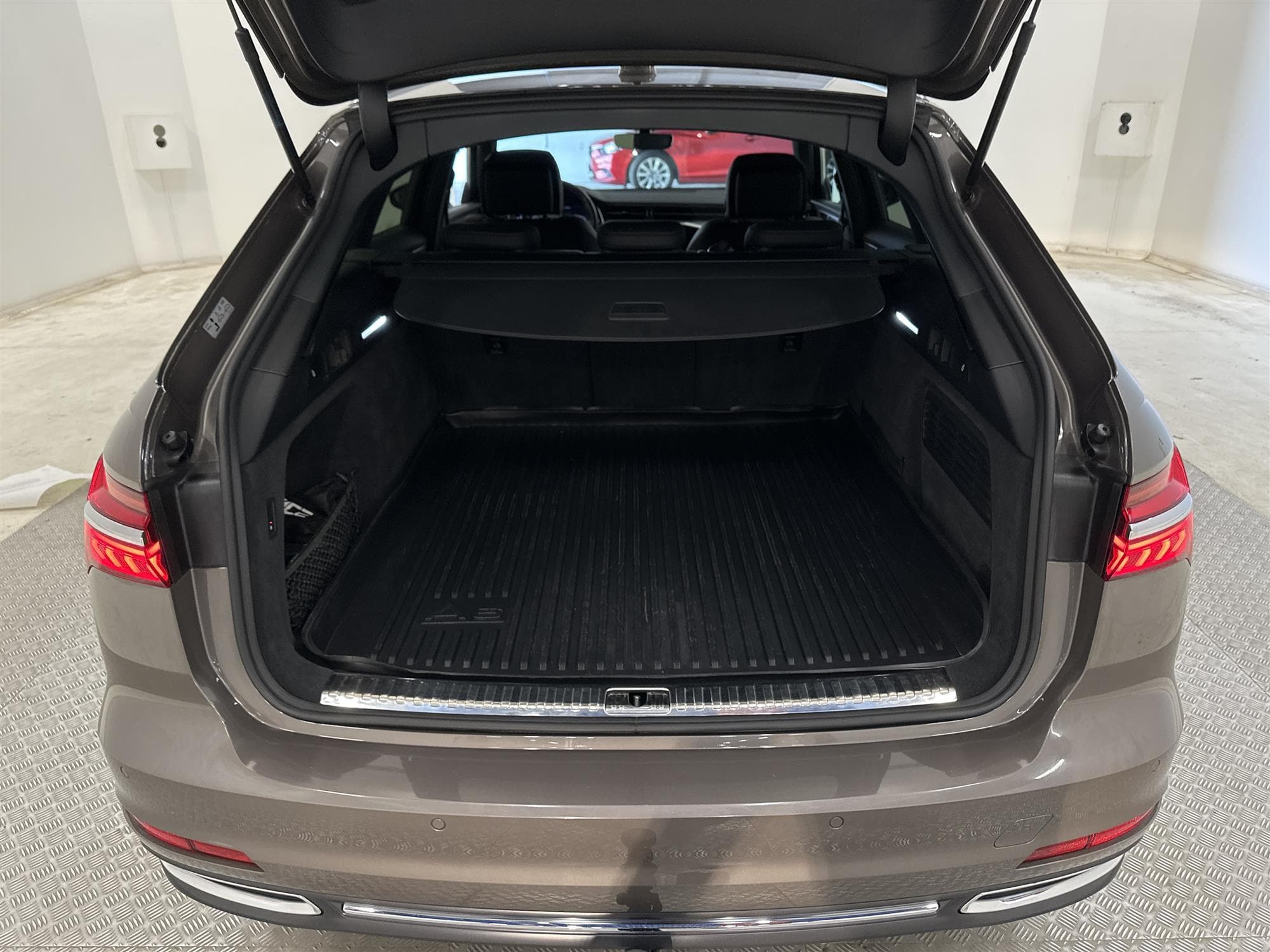 Audi A6 Avant 45 TDI Q 231hk S Line D-Värm Drag Cockpit 360