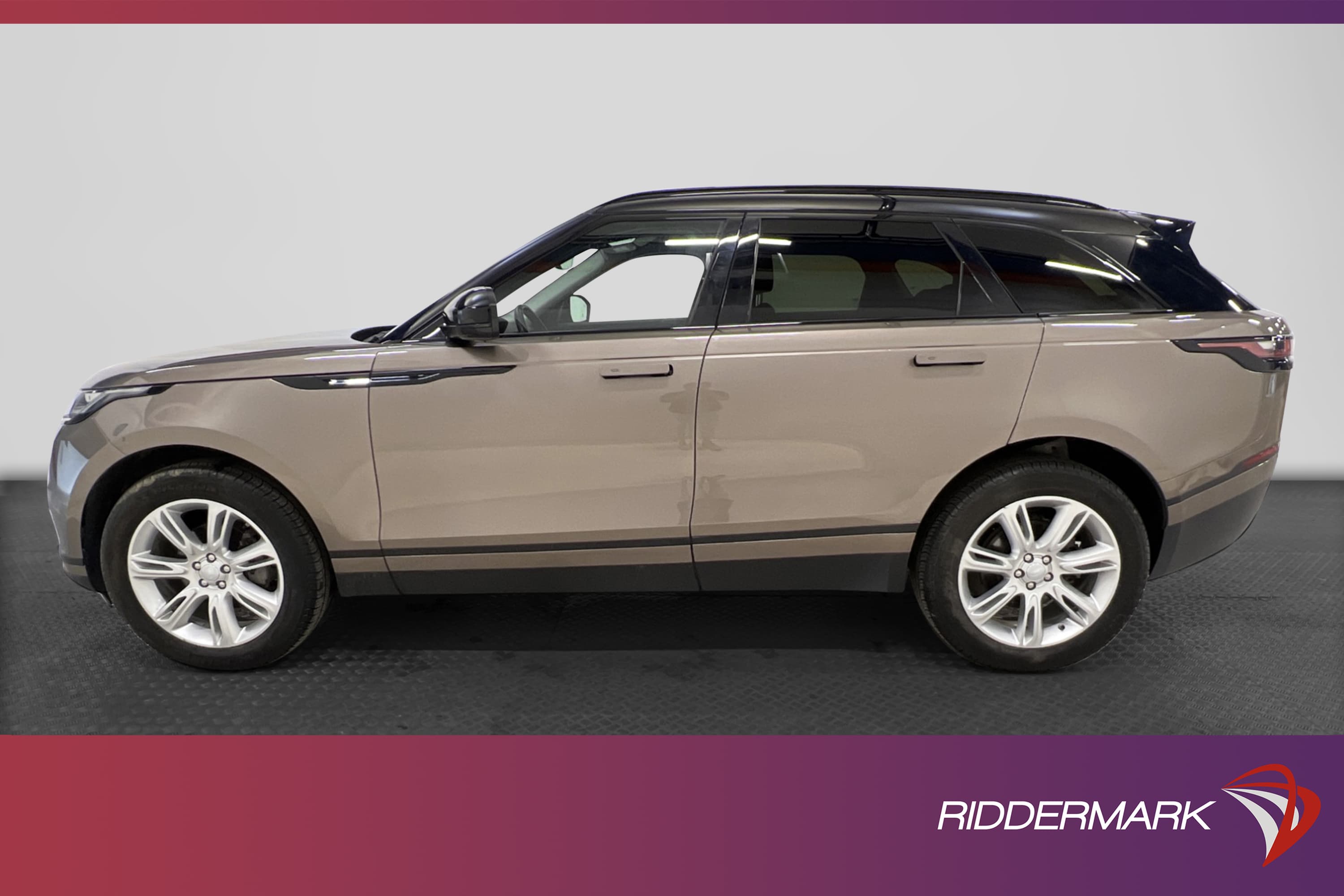 Land Rover Range Rover Velar P250 AWD Black Pack Cockpit