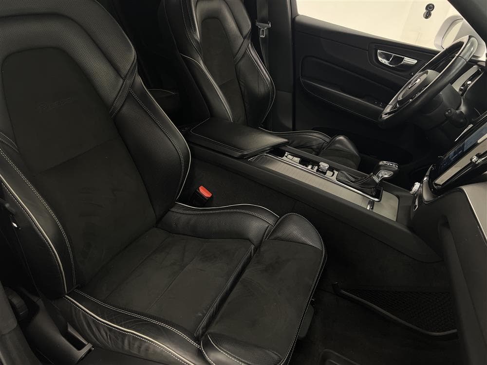Volvo XC60 D4 AWD 190hk R-Design VOC Värmare 360° Navi Drag
