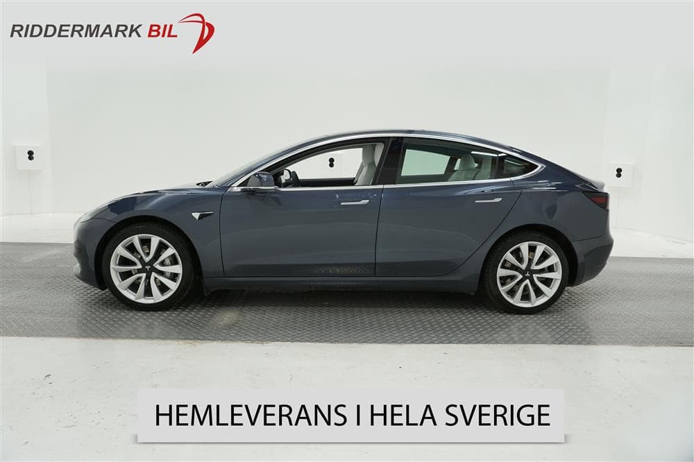Tesla Model 3 Standard Rang Premium Svensksåld Ljus interör