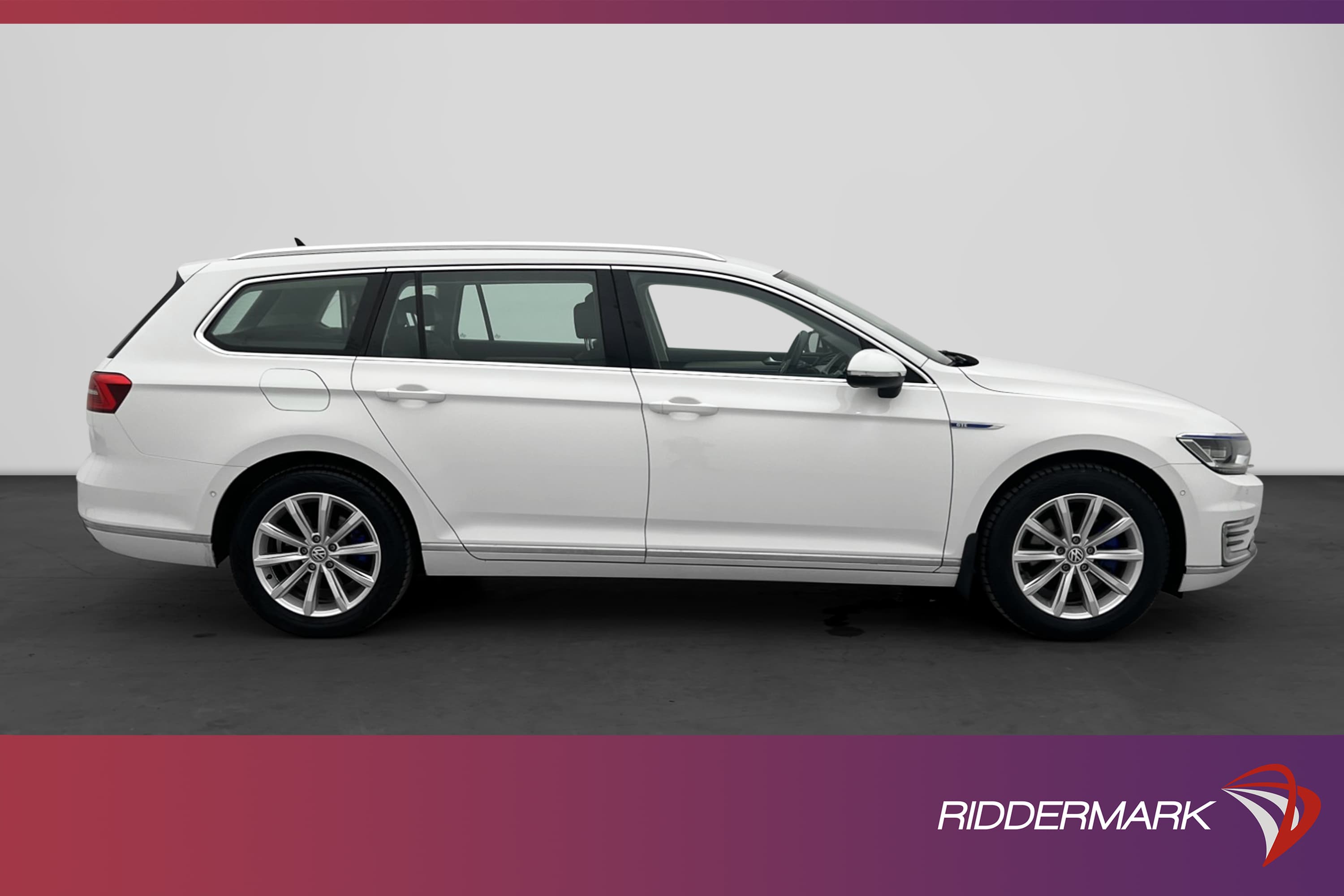 Volkswagen Passat GTE 218hk