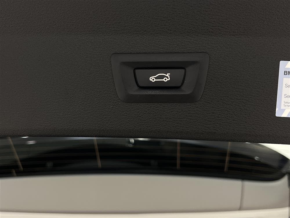 BMW X1 xDrive20d 190hk Sport Line Moms HUD HiFi Navi Draginteriör