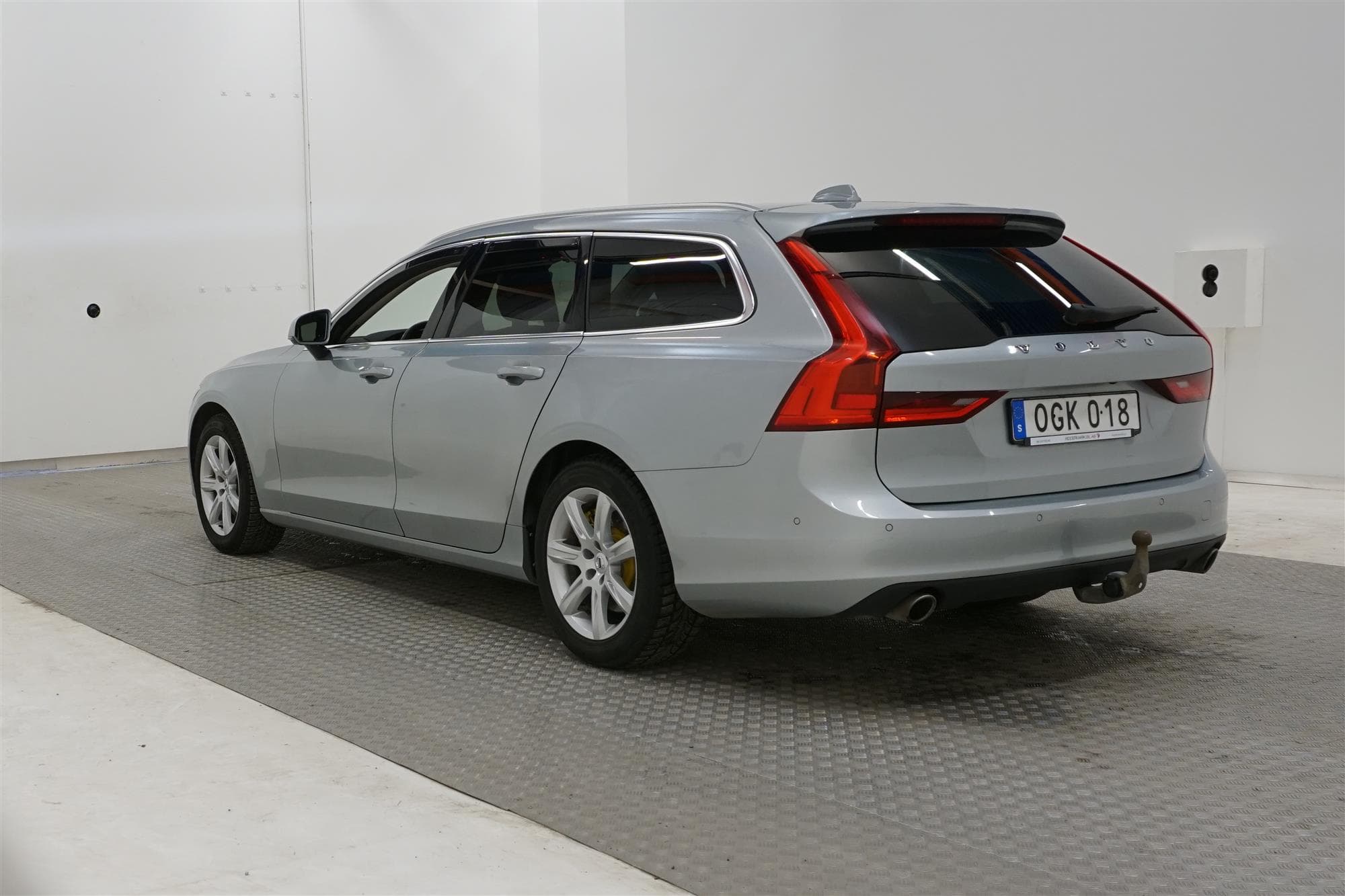 Volvo V90 D5 AWD 235hk Advanced VOC D-Värm Navi 0,49L/mil