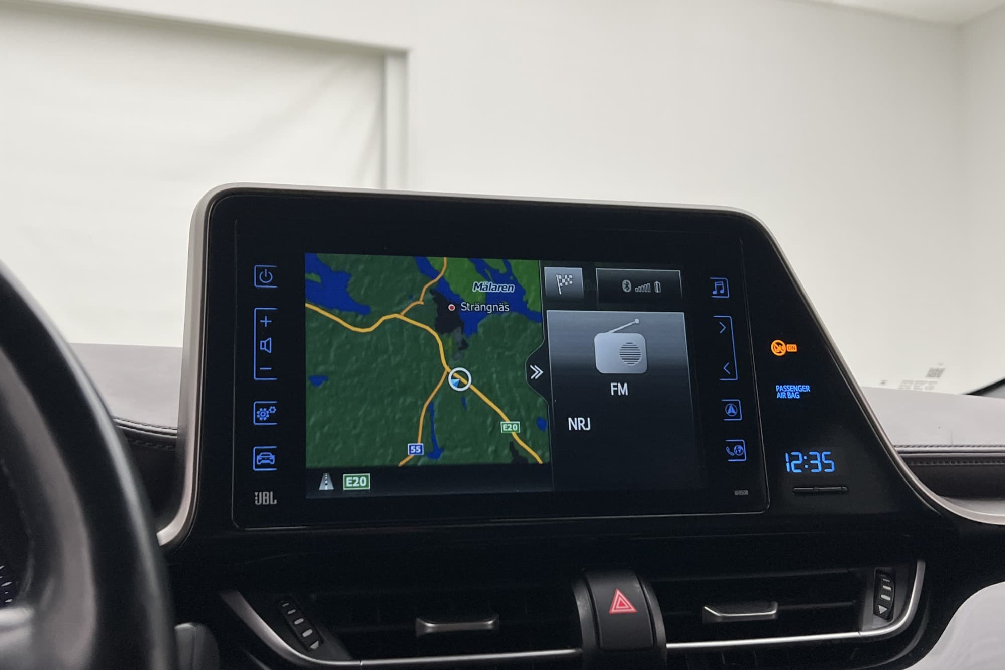 Toyota C-HR Hybrid 122hk Executive JBL Kamera Skinn Navi