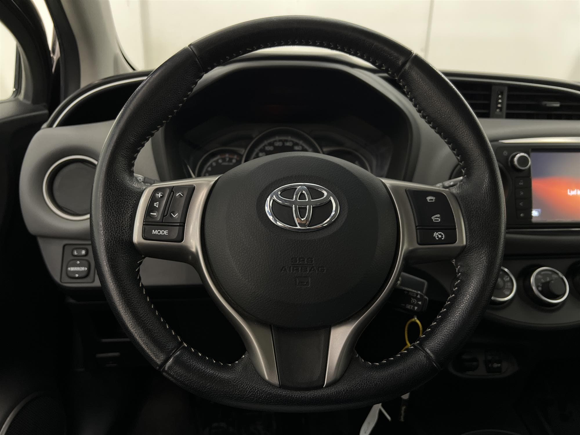 Toyota Yaris 1.33 99hk 1 Brukare  B-Kam Låg Skatt 0,49L/mil
