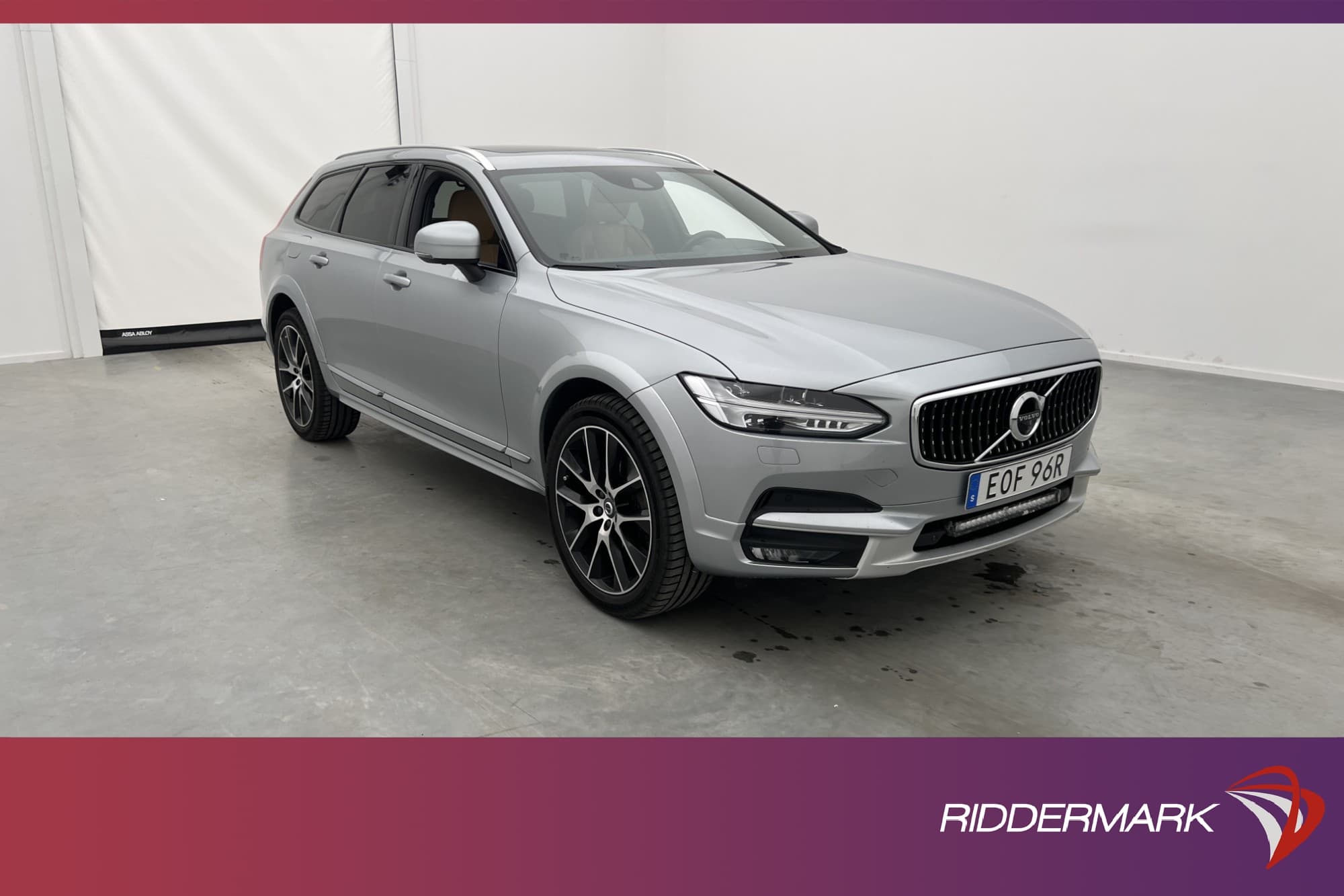 Volvo V90 Cross Country T5