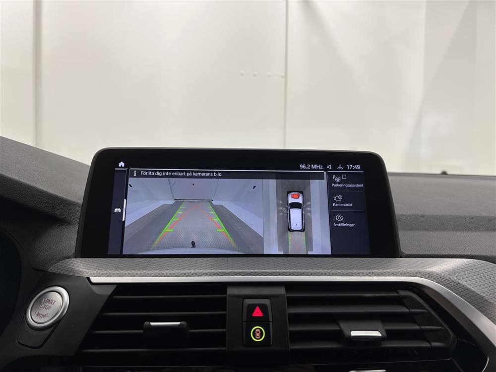 BMW X3 xDrive20d 190hk M Sport 360° D-värm HUD Navi Drag