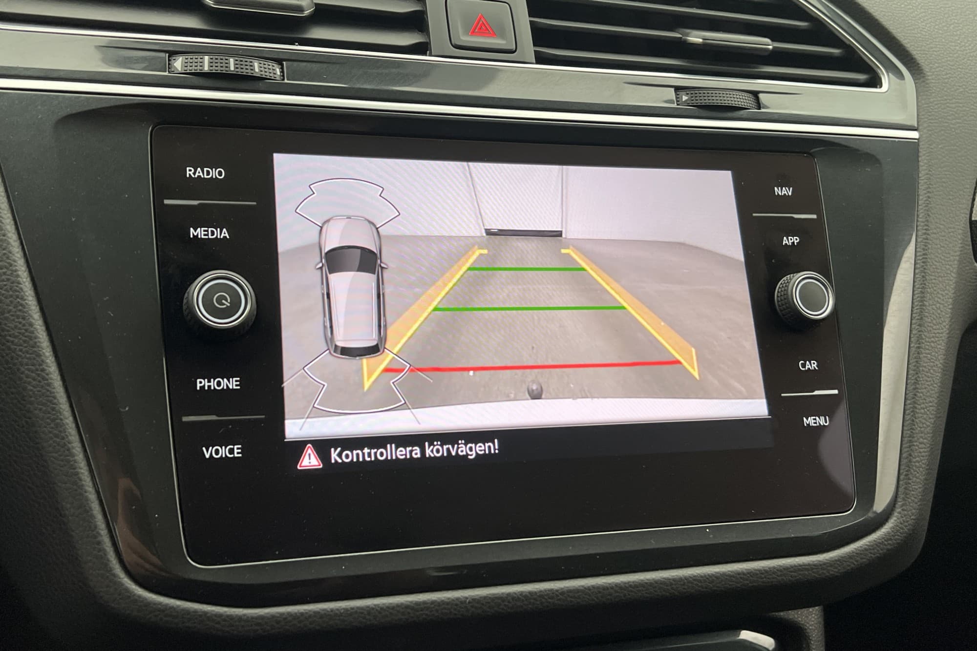 Volkswagen Tiguan eHybrid 245hk Cockpit Kamera Drag CarPlay