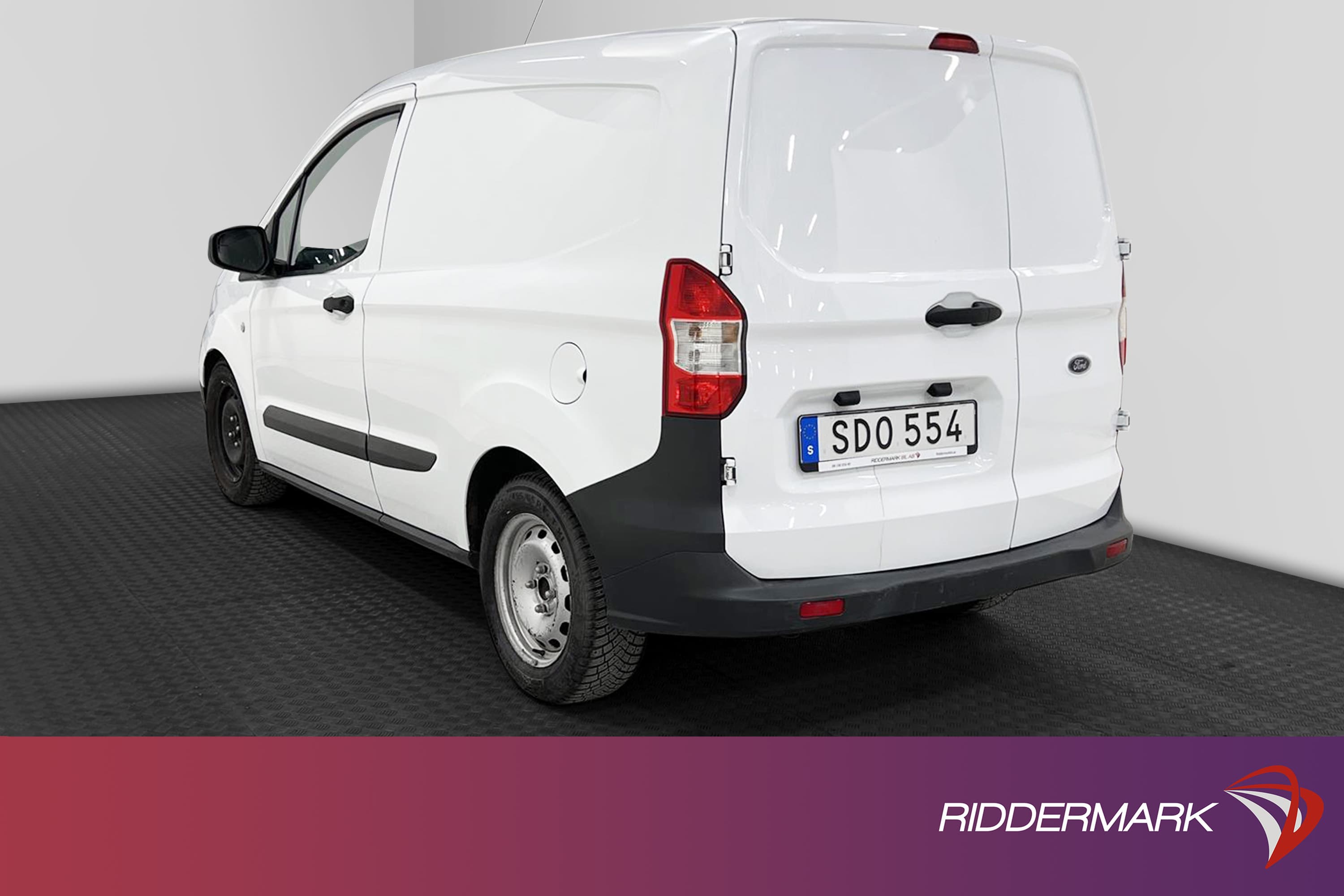 Ford Transit Courier 1.5TDCi Euro6 Nybesiktigad