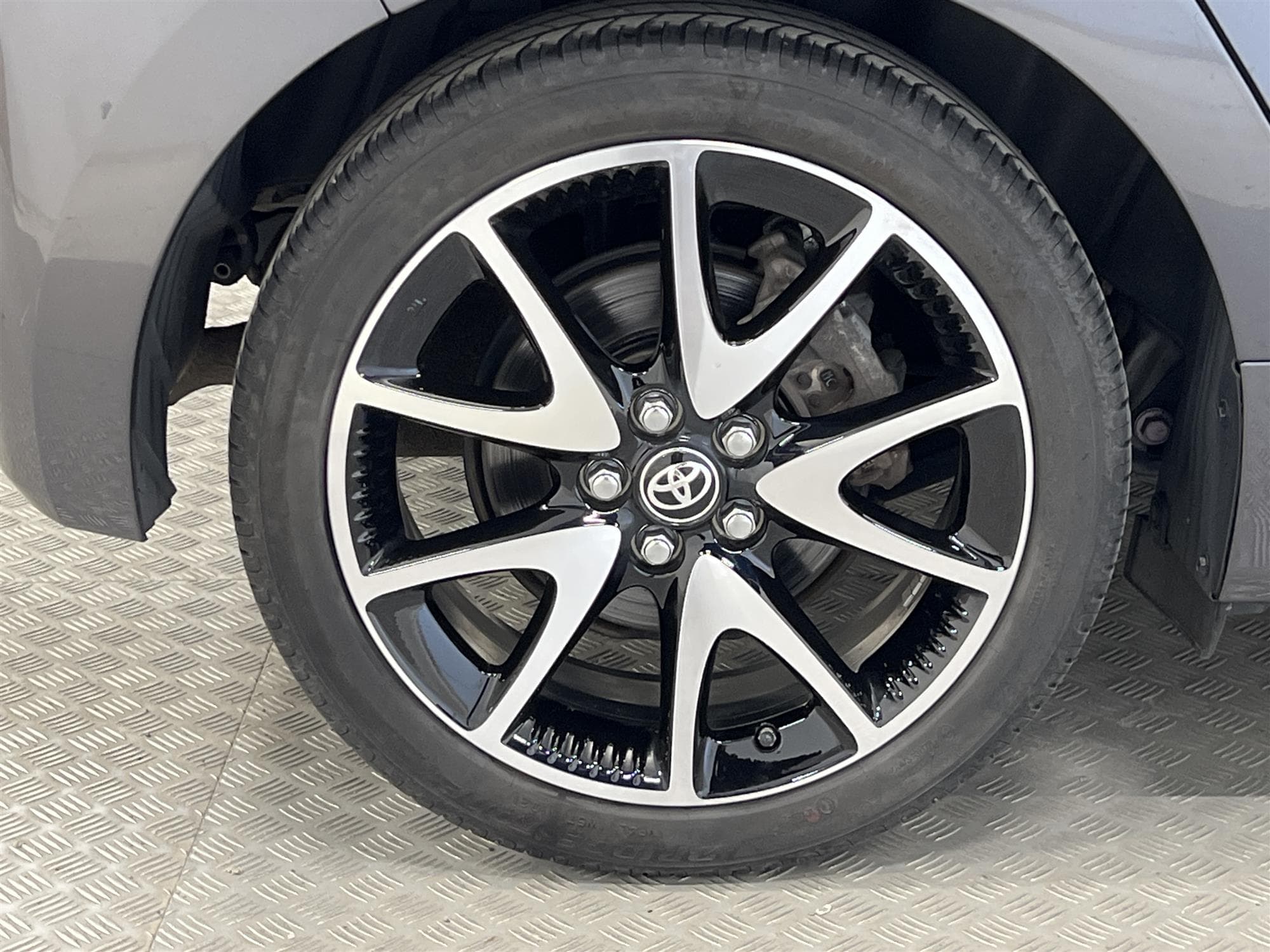Toyota Yaris Hybrid 116hk 1 Brukare B-Kam Style Paket 