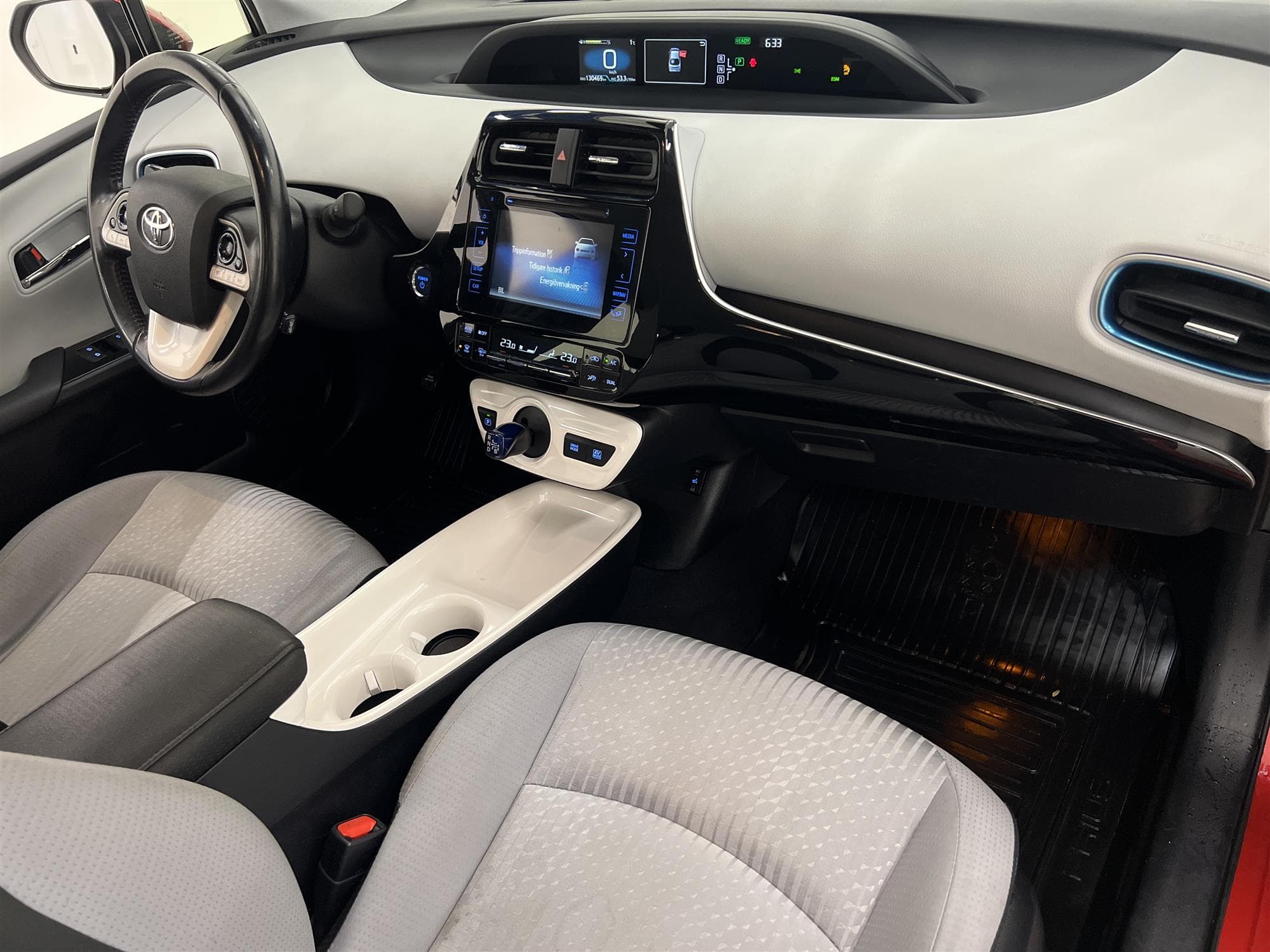 Toyota Prius Hybrid CVT 122hk HUD B-Kam Låg Skatt
