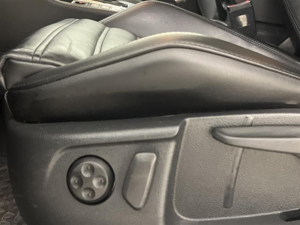 Volkswagen Passat 2.0 TDI 4Motion 170hk R-line Värmare Skinninteriör