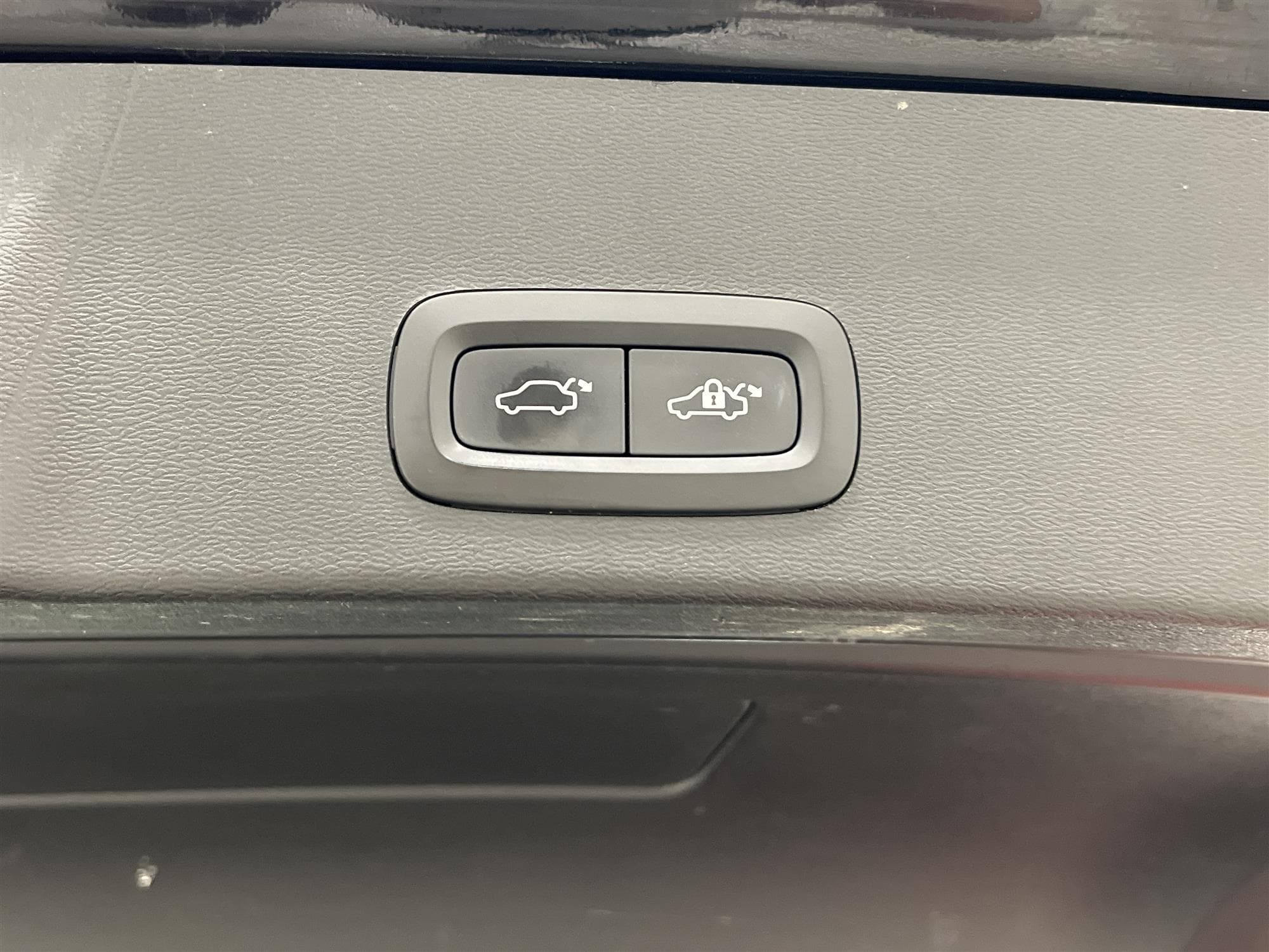 Volvo XC40 T5 AWD 247hk Voc B-Värm Drag B-Kamera Navi BLIS