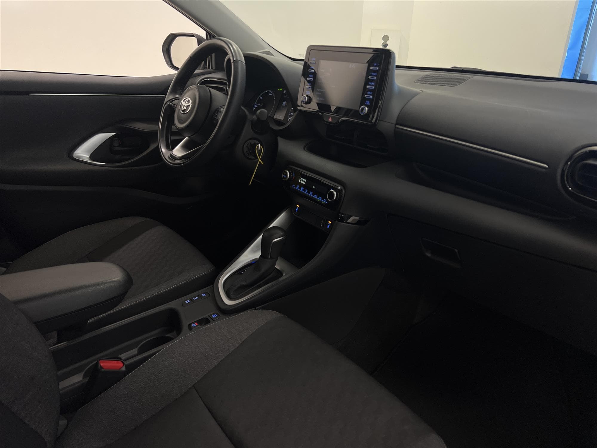 Toyota Yaris Hybrid CVT 116hk  B-Kam Lane Assist 360kr Skatt