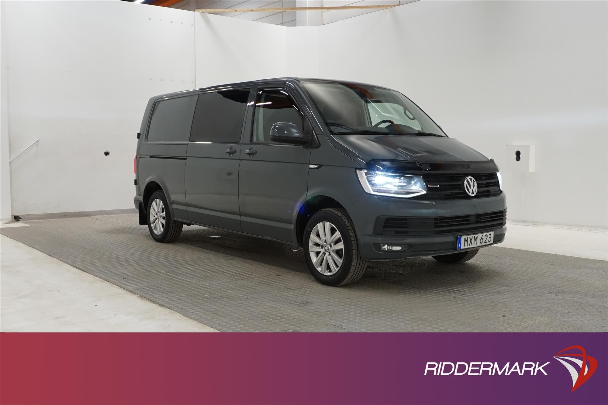 Volkswagen Transporter Kombi 2.0TDI Automat 4M Värmare Drag