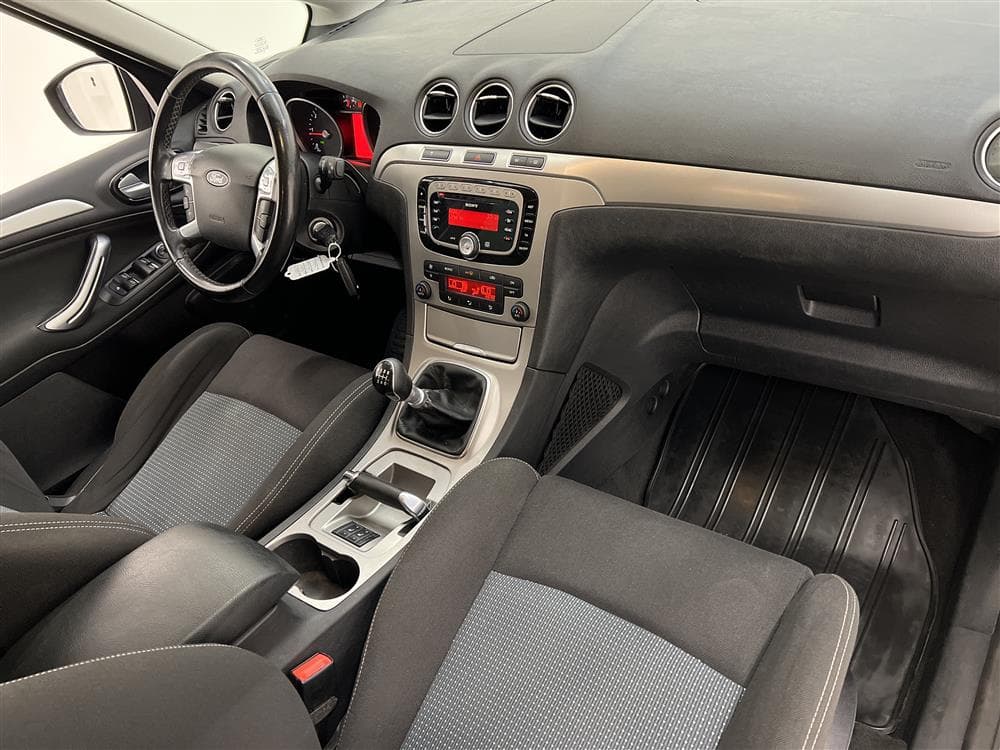 Ford S-MAX 2.0 TDCi 115hk 7 Sits Ny Kamrem 0,49L/mil interiör